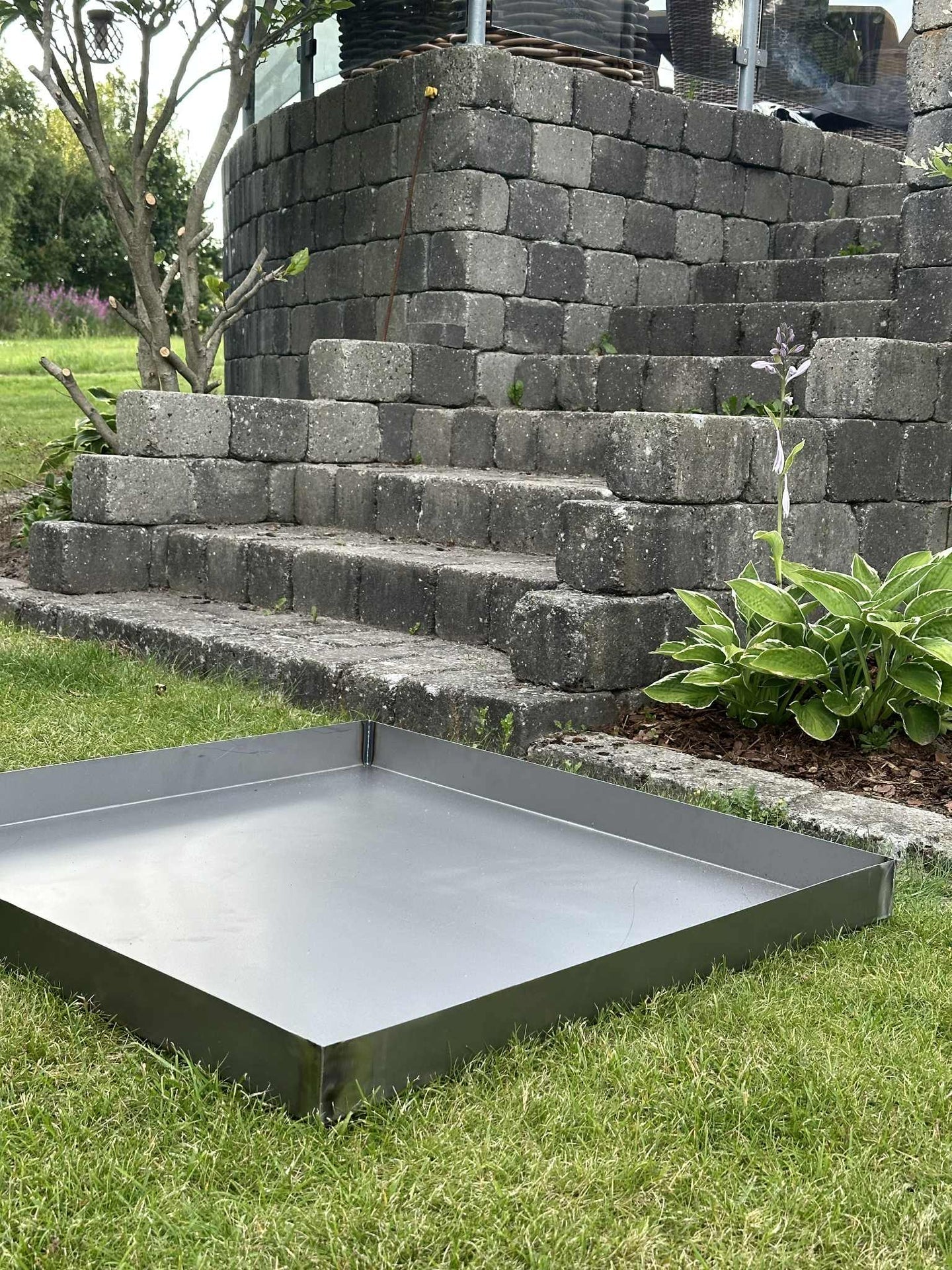 Spiegelbecken Square - Rost