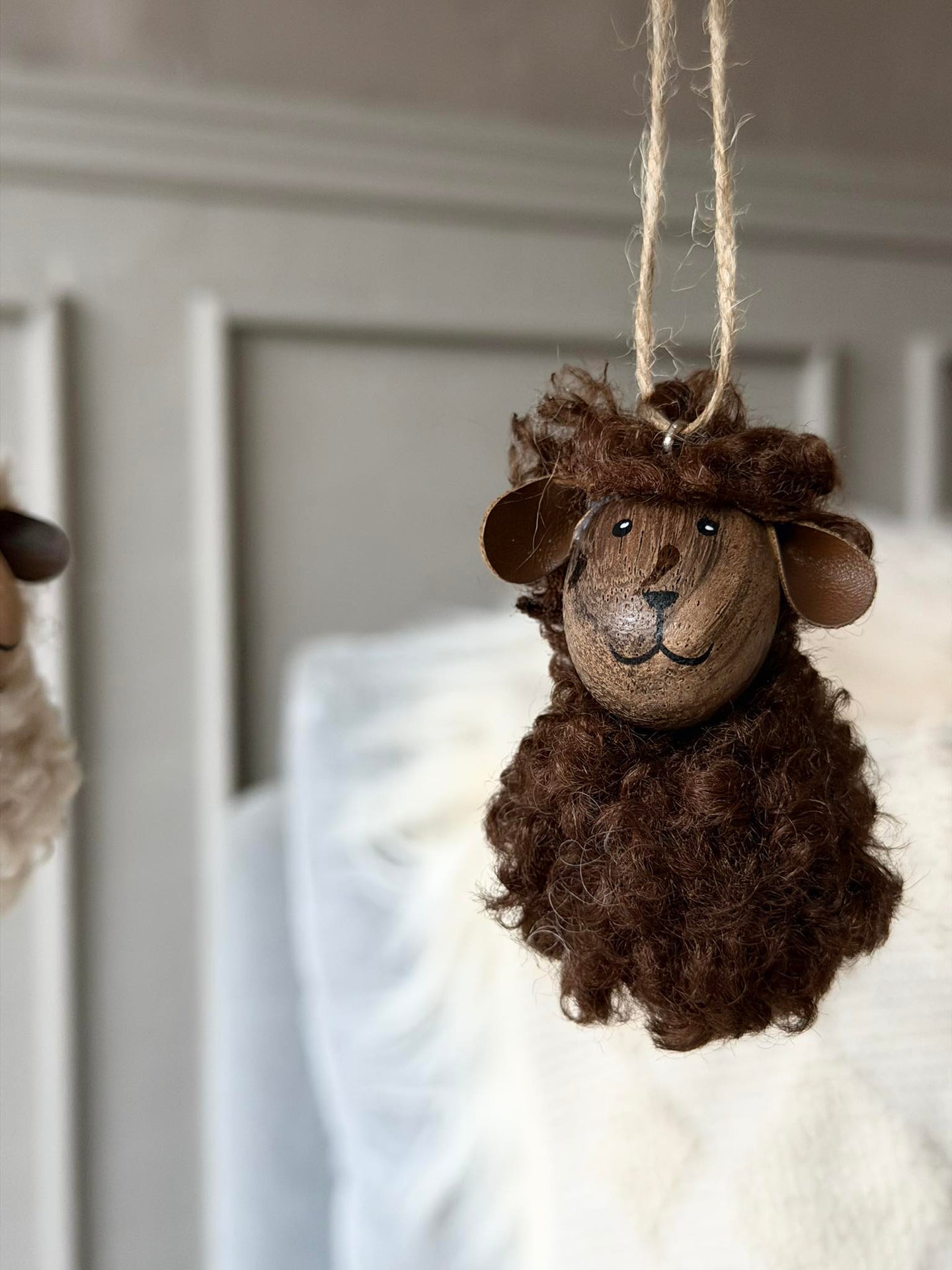 Hängendes Fluffy-Schaf - Verschiedene Farben