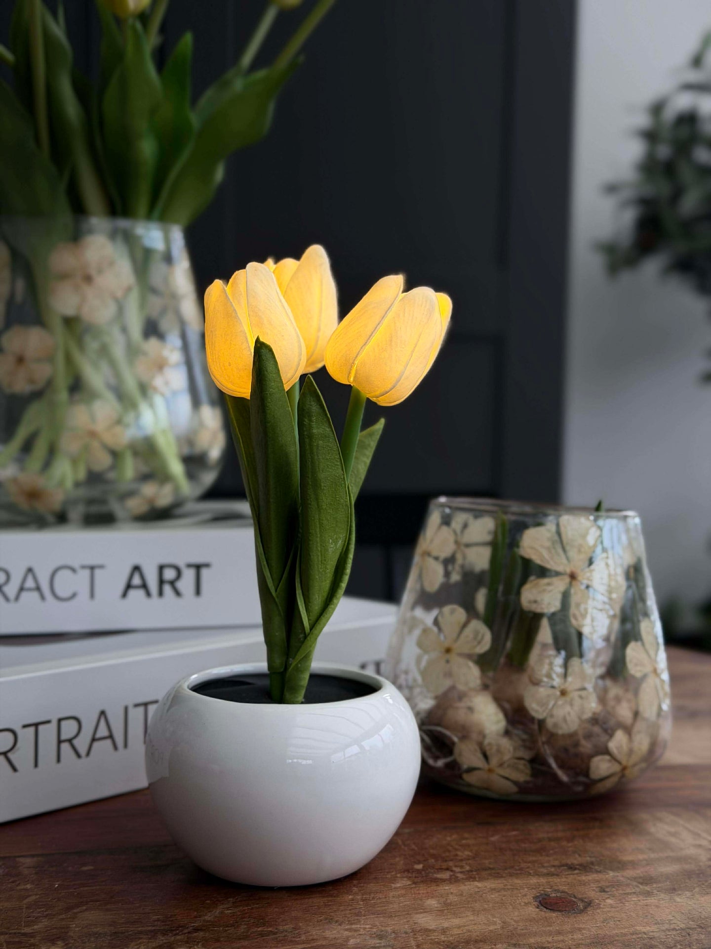 Tulpen mit Licht - Weiß