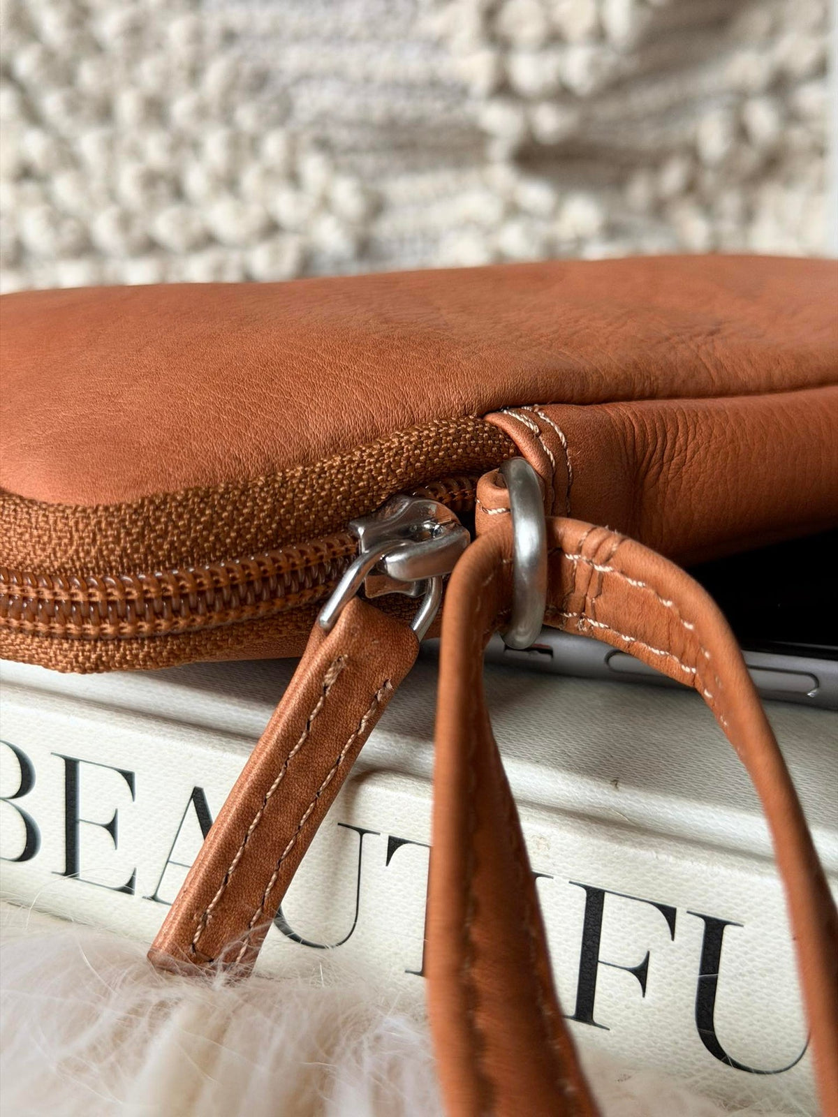 Handytasche Misse - Cognac / silber