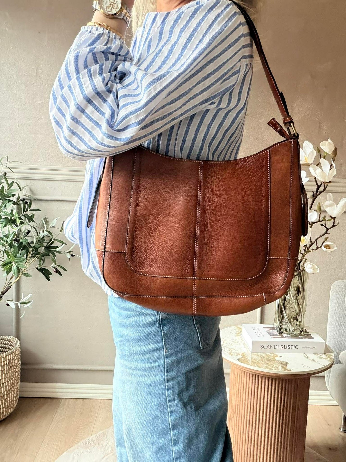 Schultertasche Neri Small - Walnuss