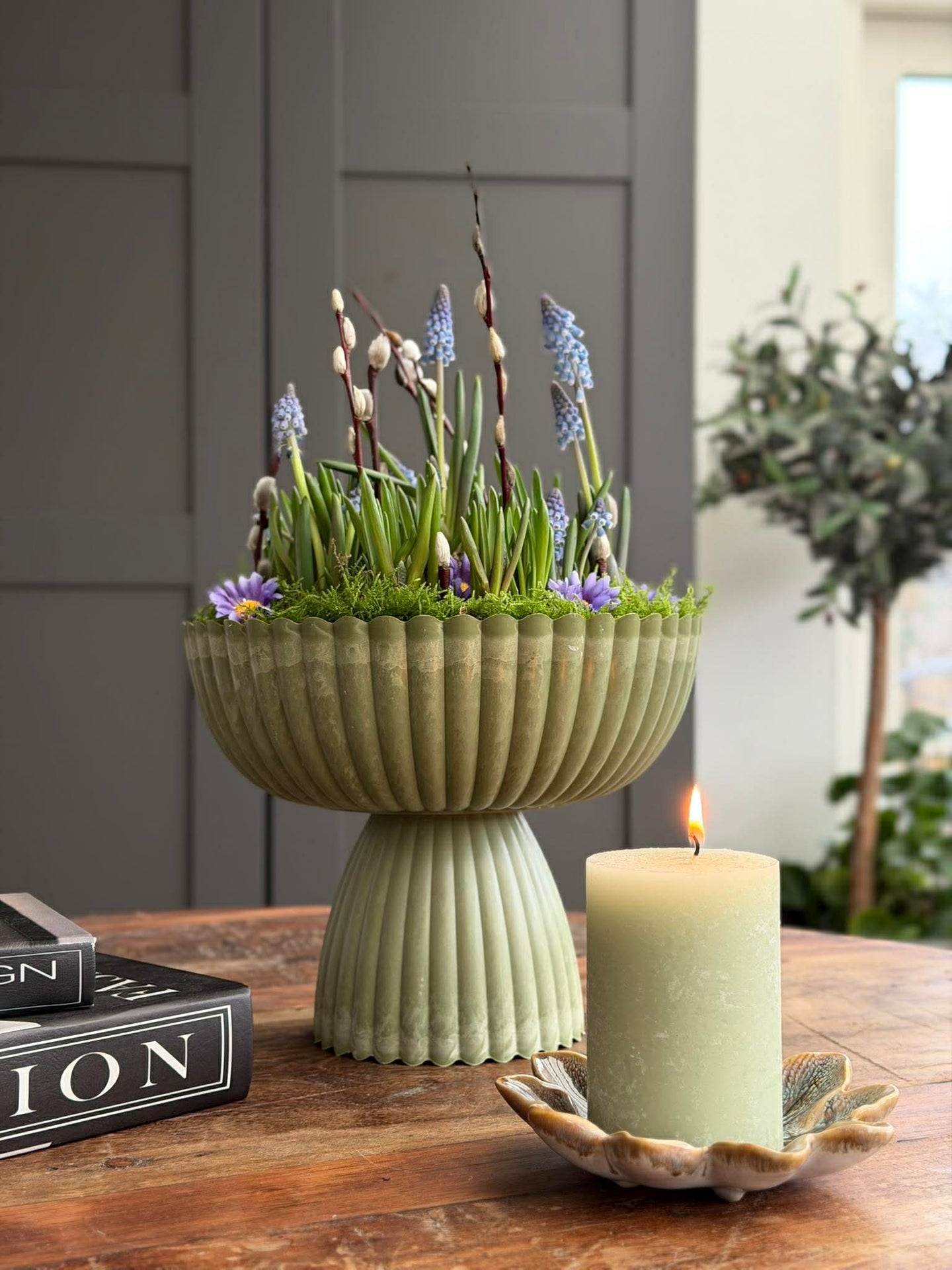 DIY-Arrangement im Beton-Look - Grün
