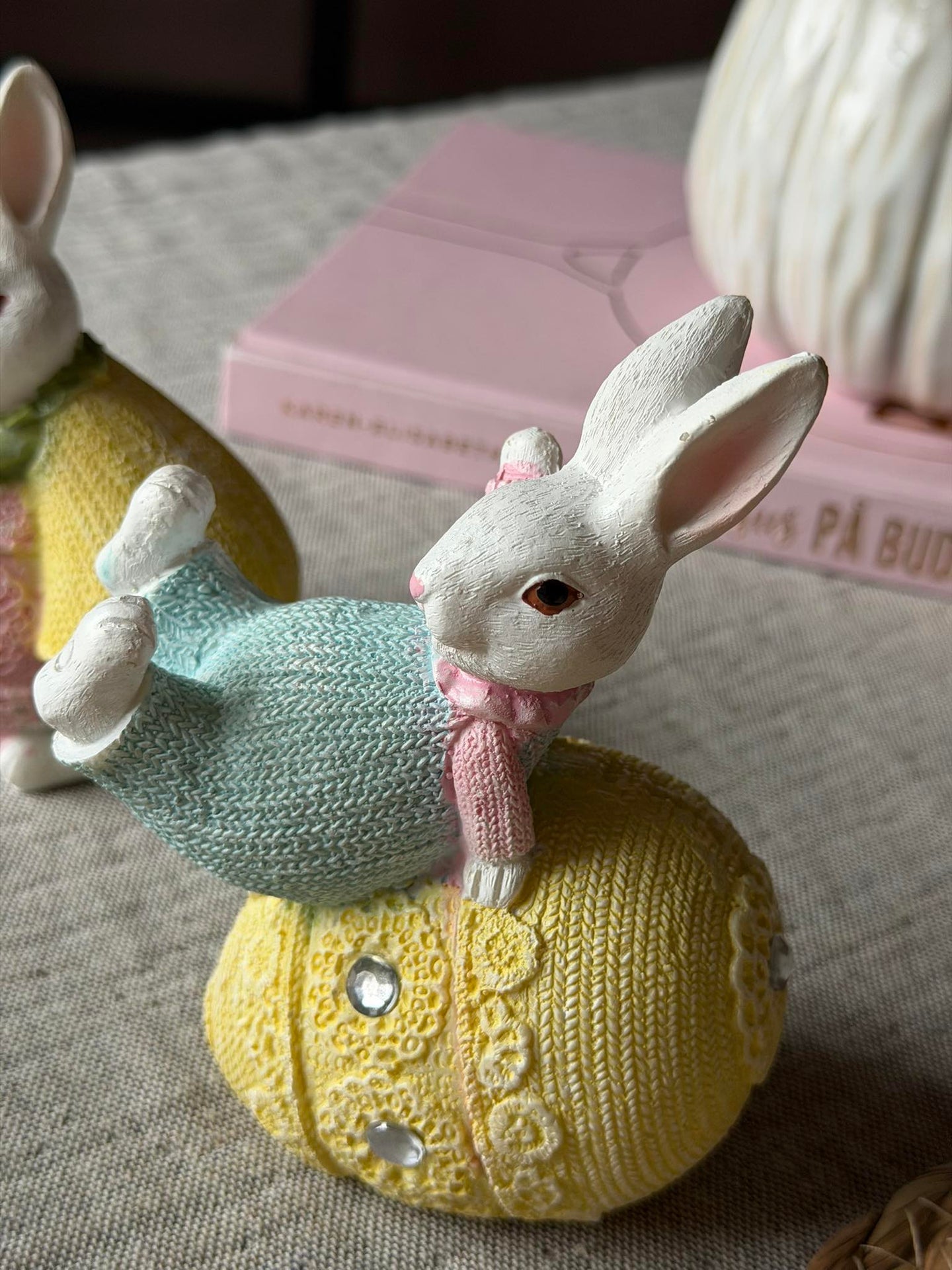 Osterhase mit Ei - MIX