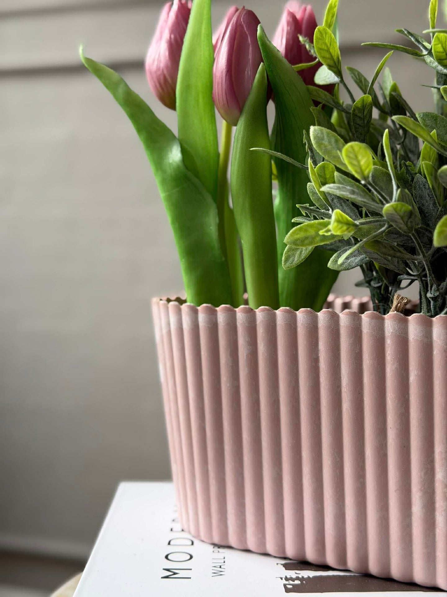 Länglicher Topf im Beton-Look - Rosa
