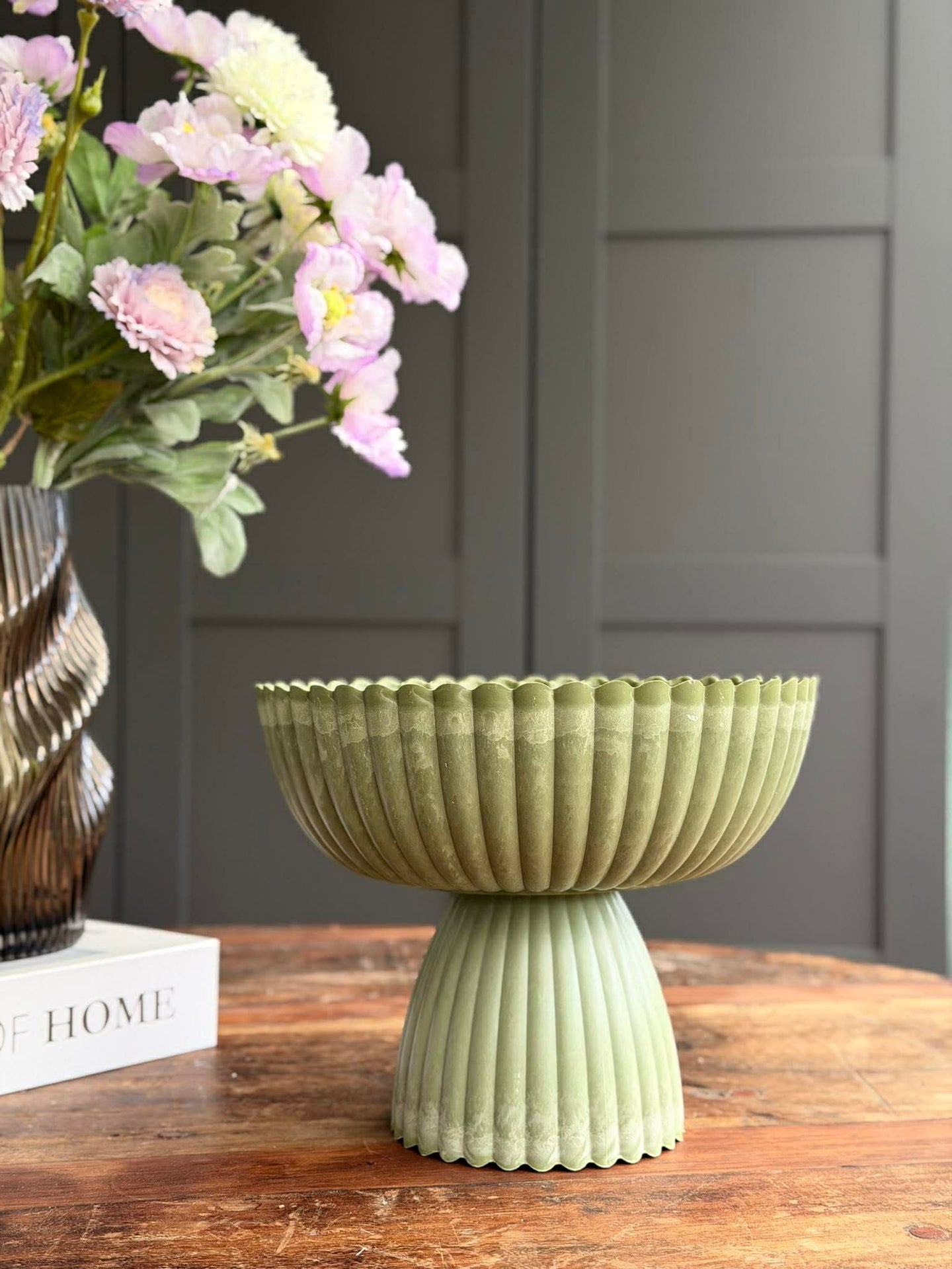 DIY-Arrangement im Beton-Look - Grün