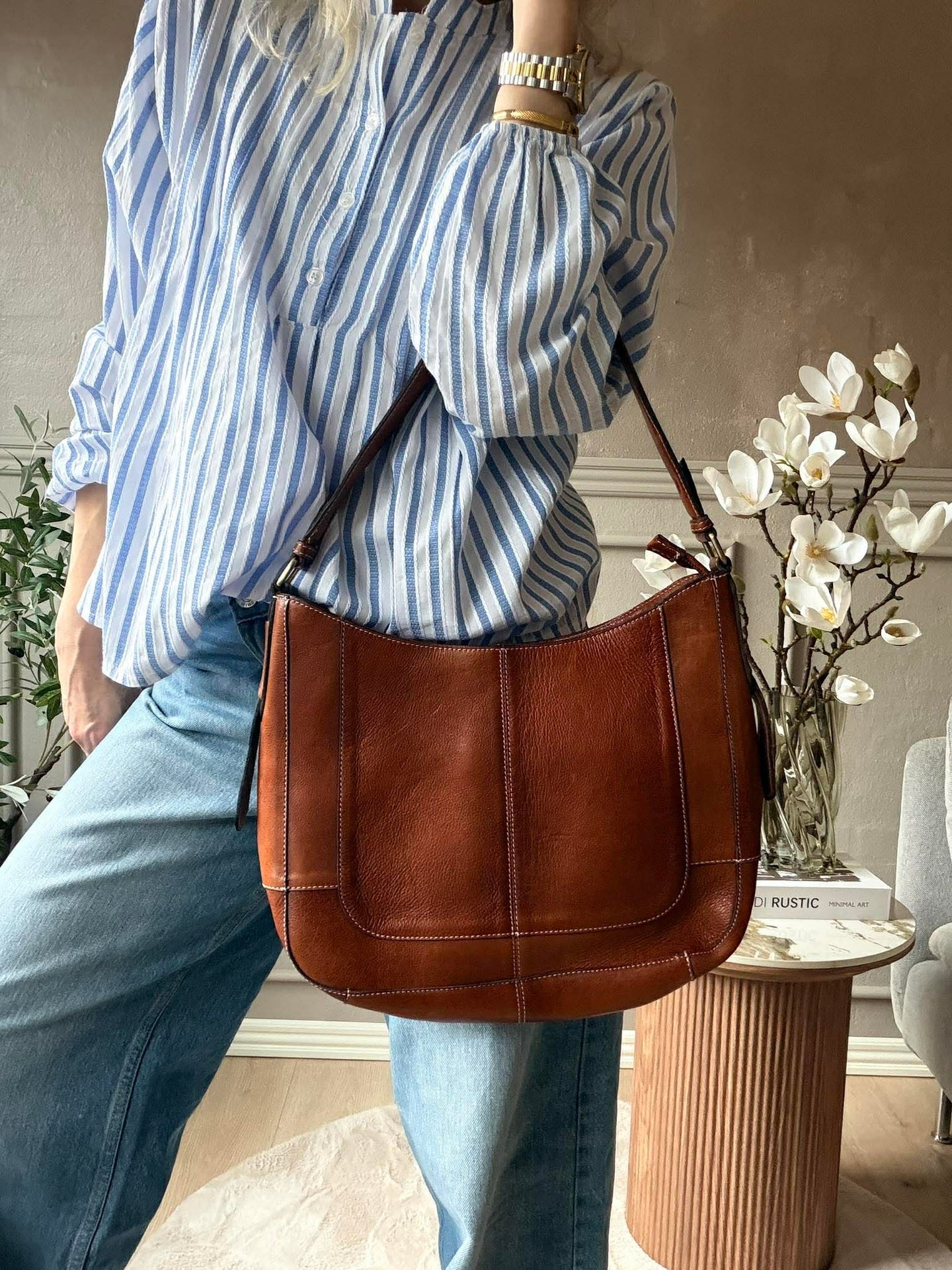 Schultertasche Neri Small - Walnuss
