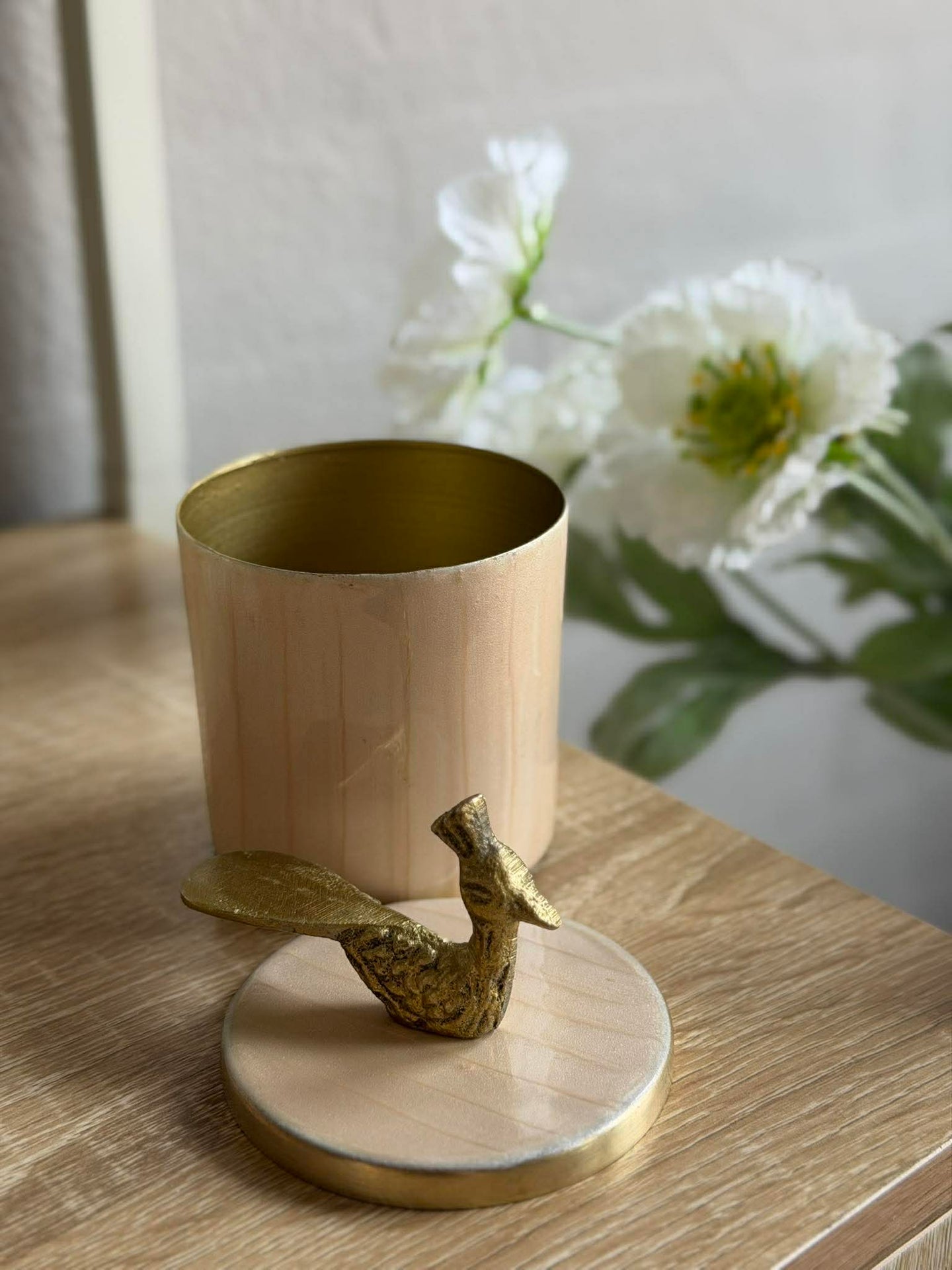 Dose mit Deckel – Beige mit Vogel in Gold