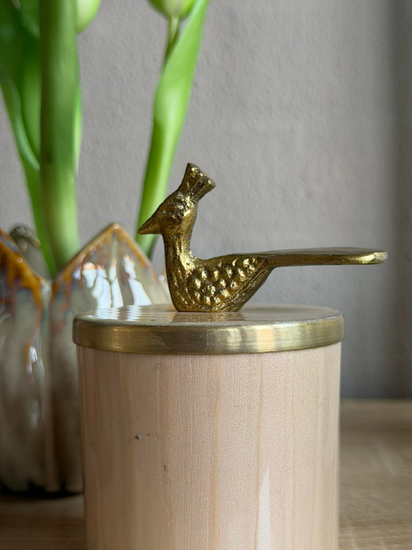Dose mit Deckel – Beige mit Vogel in Gold