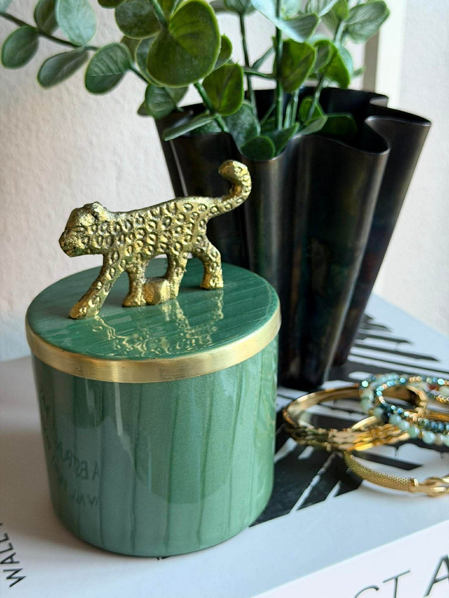 Dose mit Deckel – Grün mit Leopardenoptik
