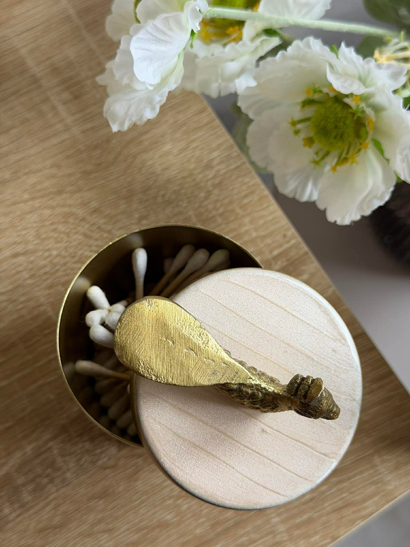 Dose mit Deckel – Beige mit Vogel in Gold
