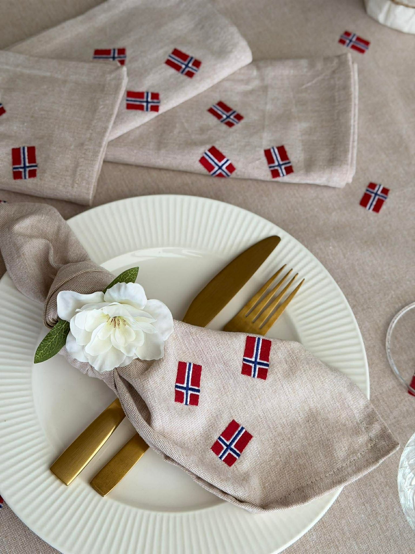 Mundservietten mit norwegischen Flaggen – 4er-Set