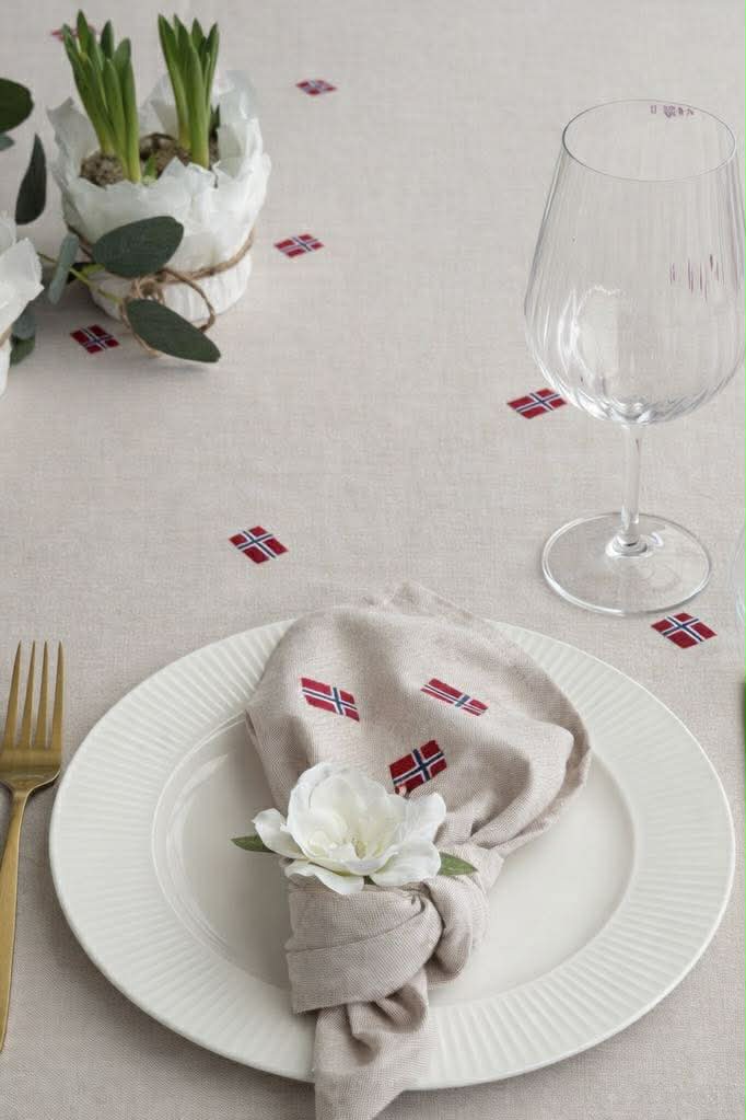 Mundservietten mit norwegischen Flaggen – 4er-Set