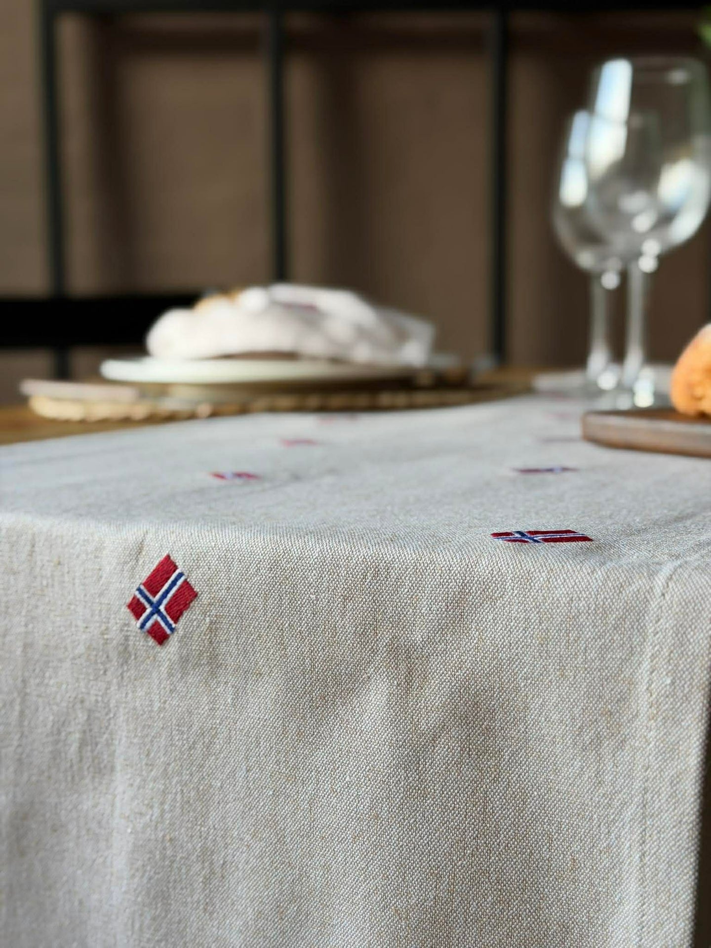 Tischläufer mit norwegischer Flagge – mehrere Größen