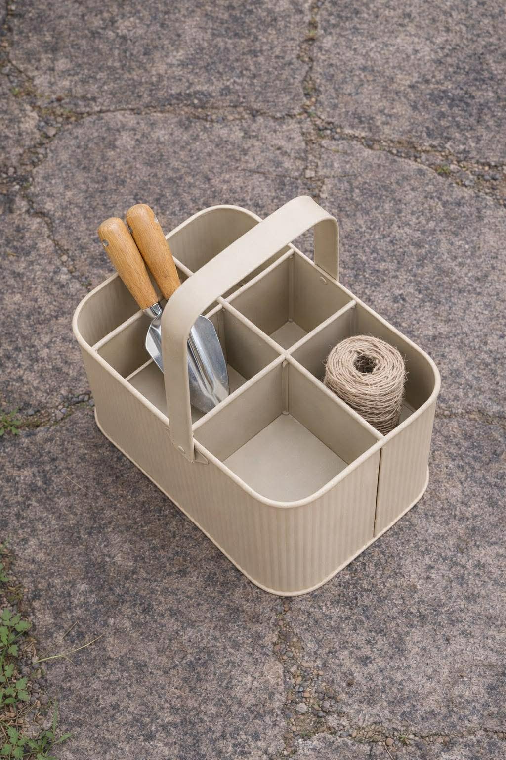 Korb mit Henkel - beige Metall
