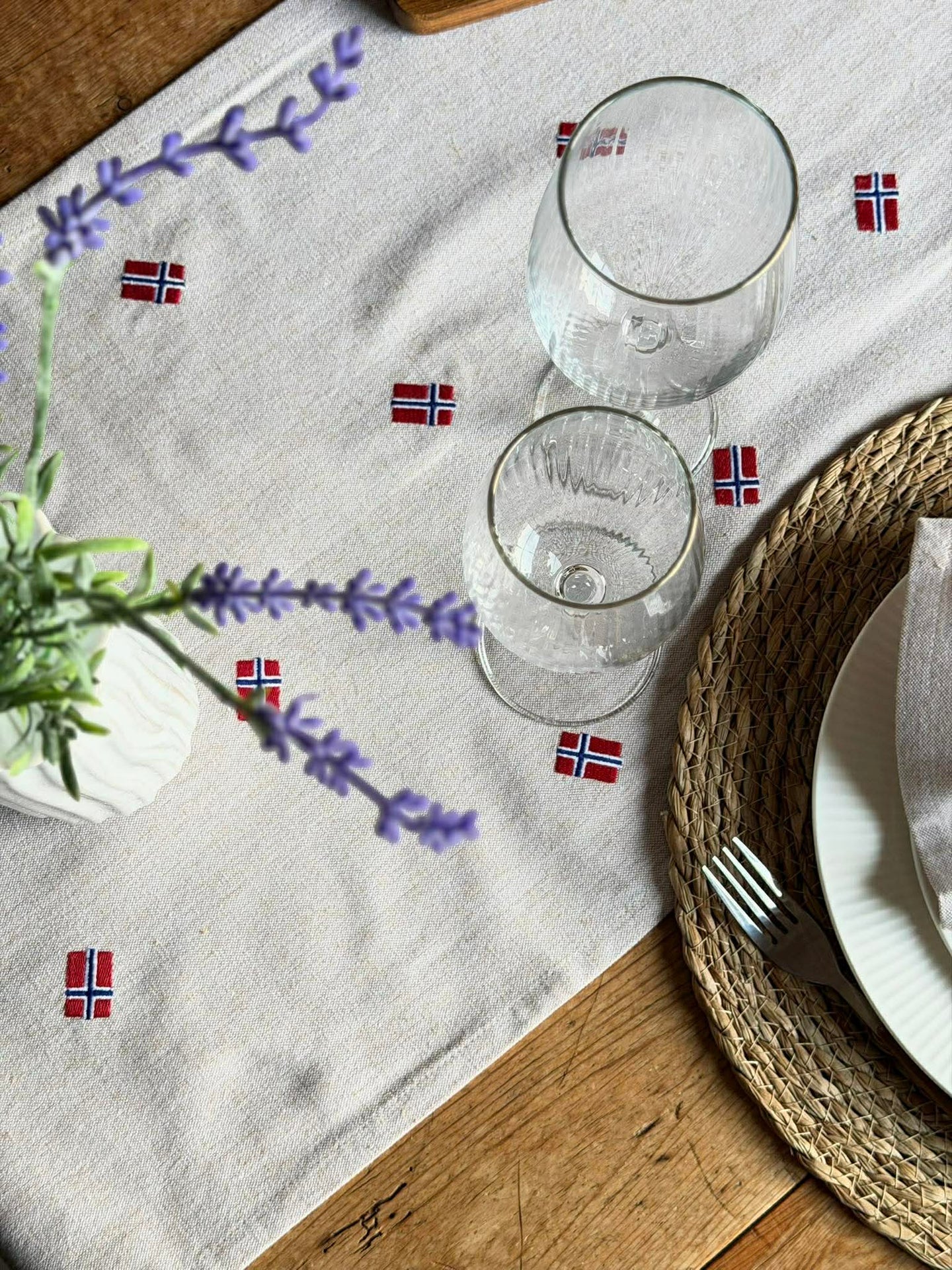 Tischläufer mit norwegischer Flagge – mehrere Größen