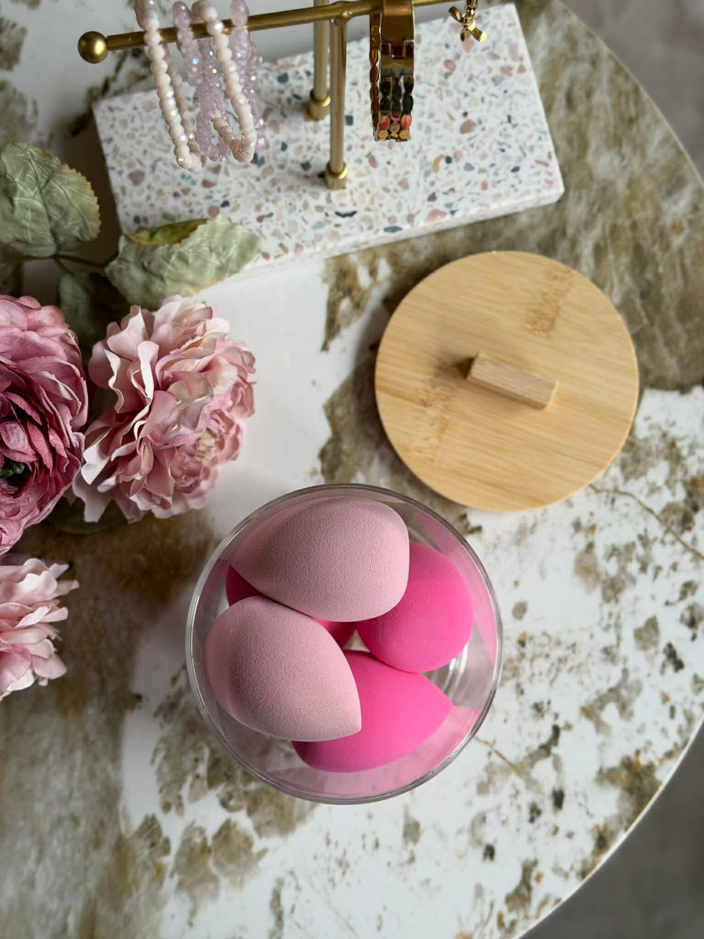 Make-up-Organizer mit Schwämmen - Rund