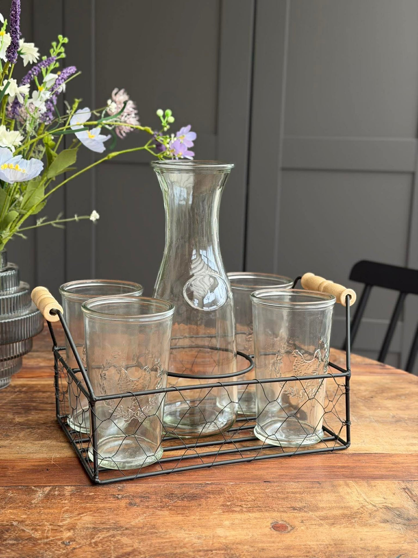 Set mit Tablett, 4 Gläser und Karaffe