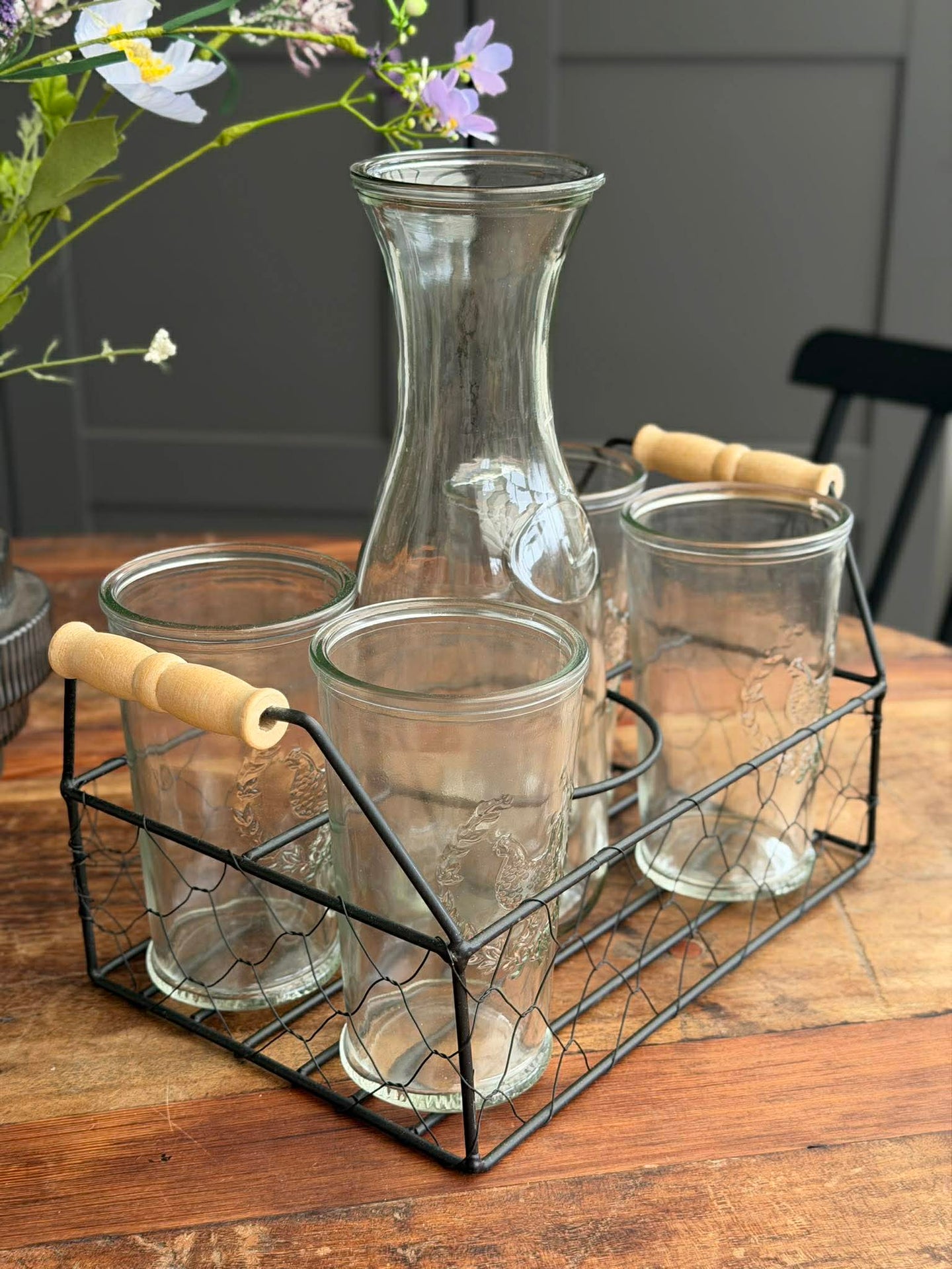 Set mit Tablett, 4 Gläser und Karaffe