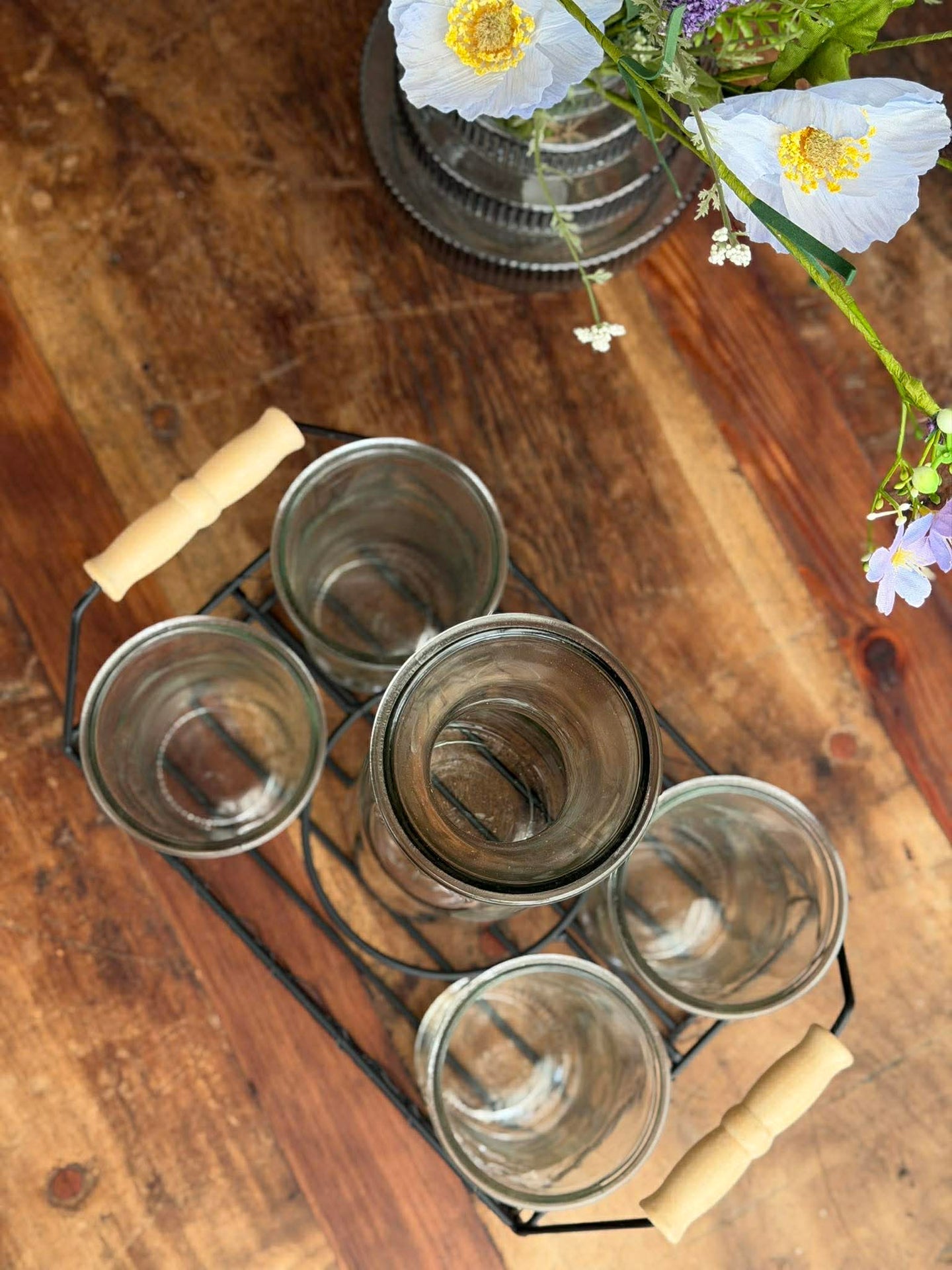 Set mit Tablett, 4 Gläser und Karaffe
