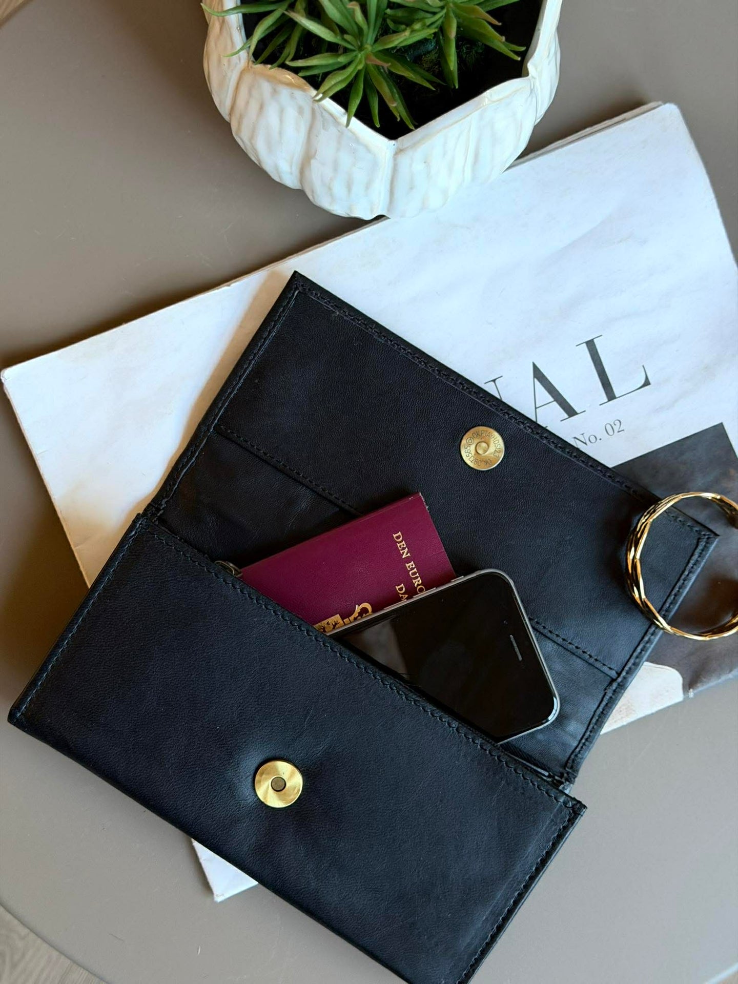 Clutch mit Nieten - LIMA large black