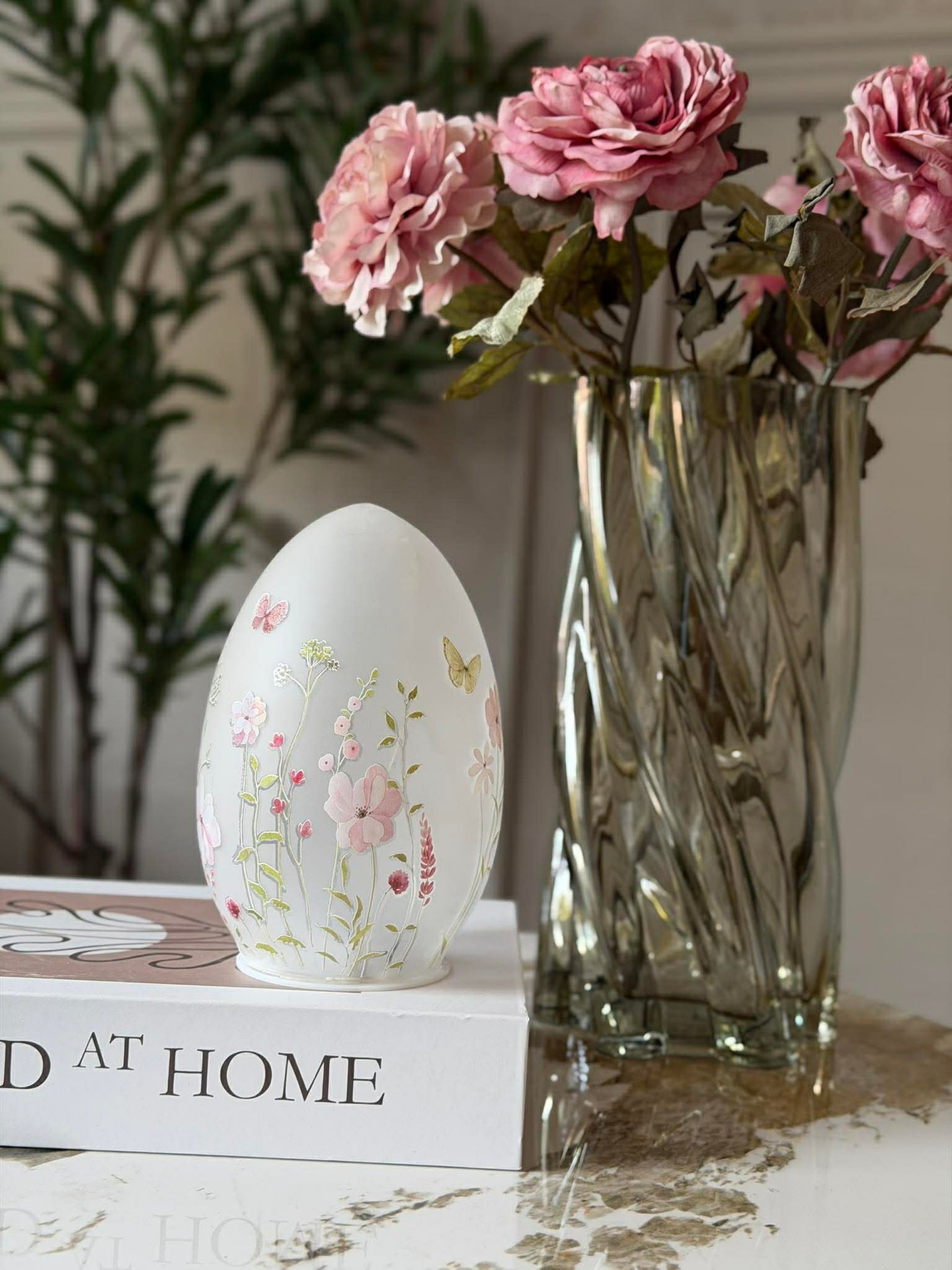 LED-Lampe mit Blumen