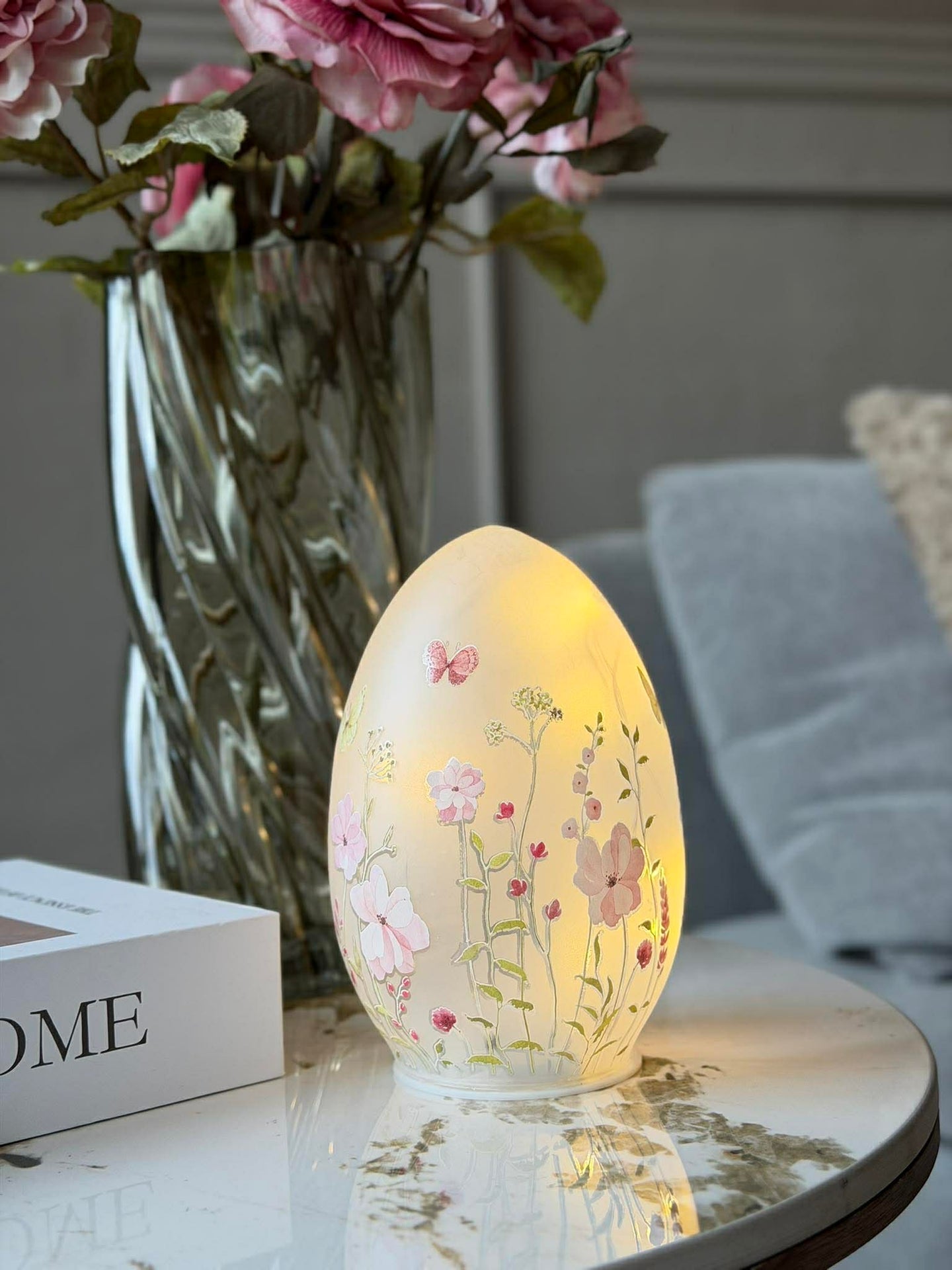 LED-Lampe mit Blumen