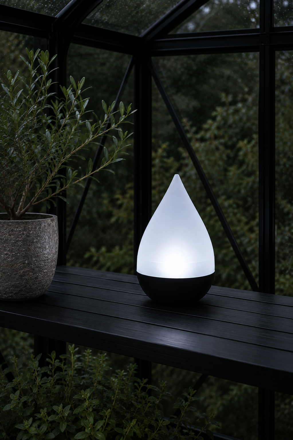 Tischlampe AURA mit Solarzellen