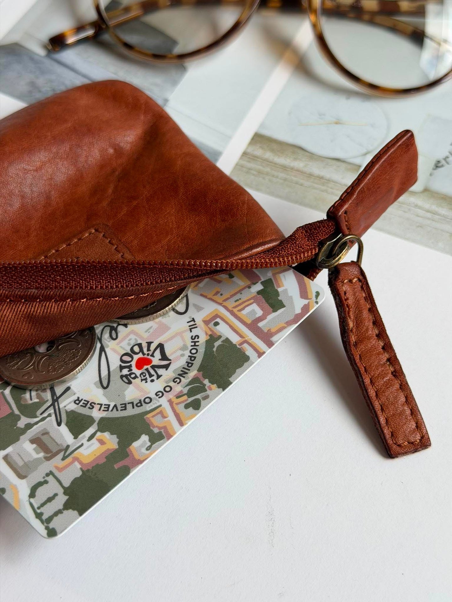 Geldbörse - gewaschenes Leder in dunklem Cognac