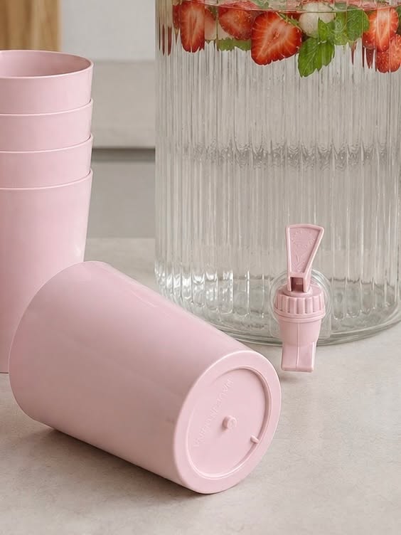 Dispenser med drikkeglas - flere farver