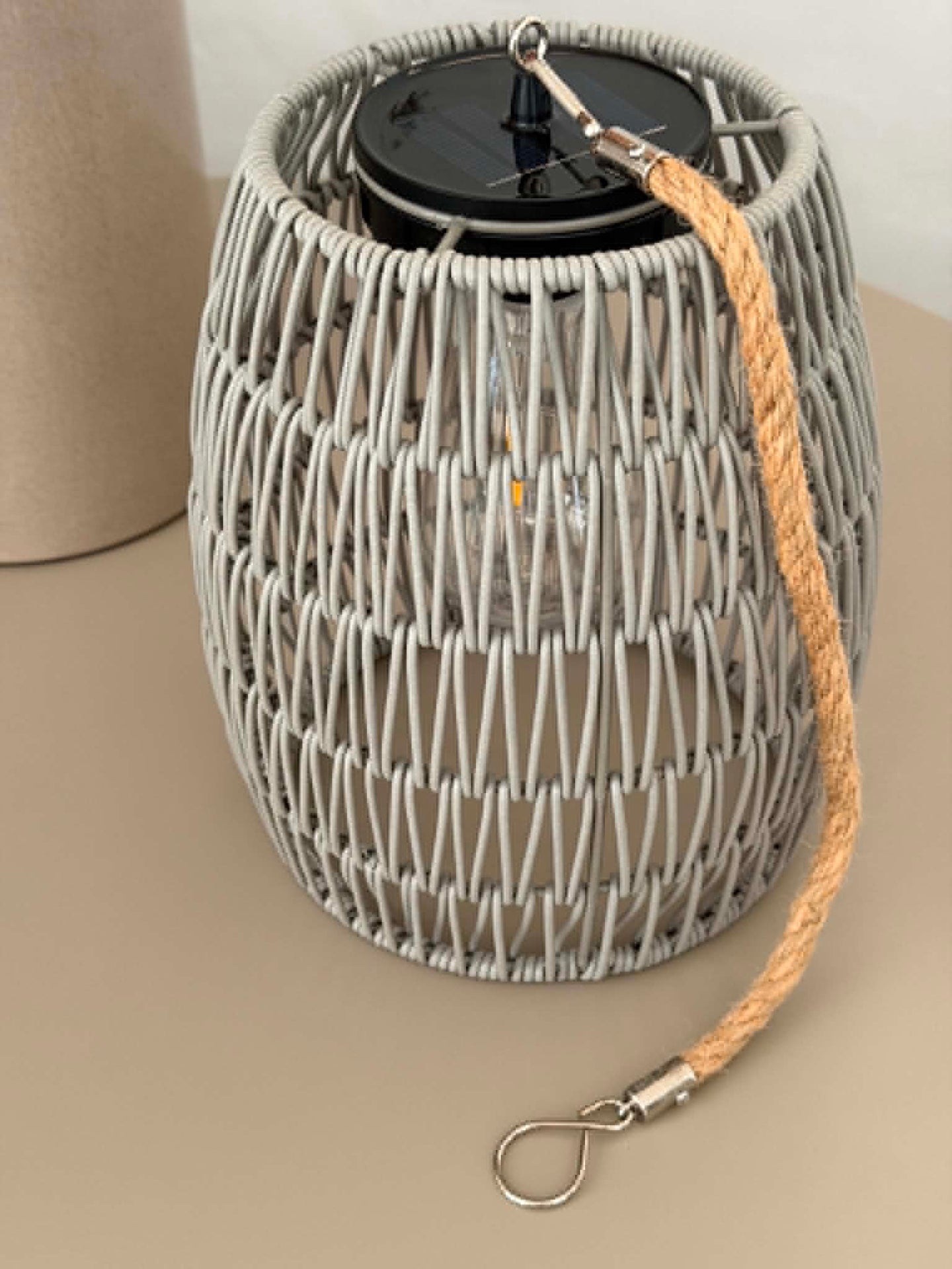 Lampe mit Solar - Grau