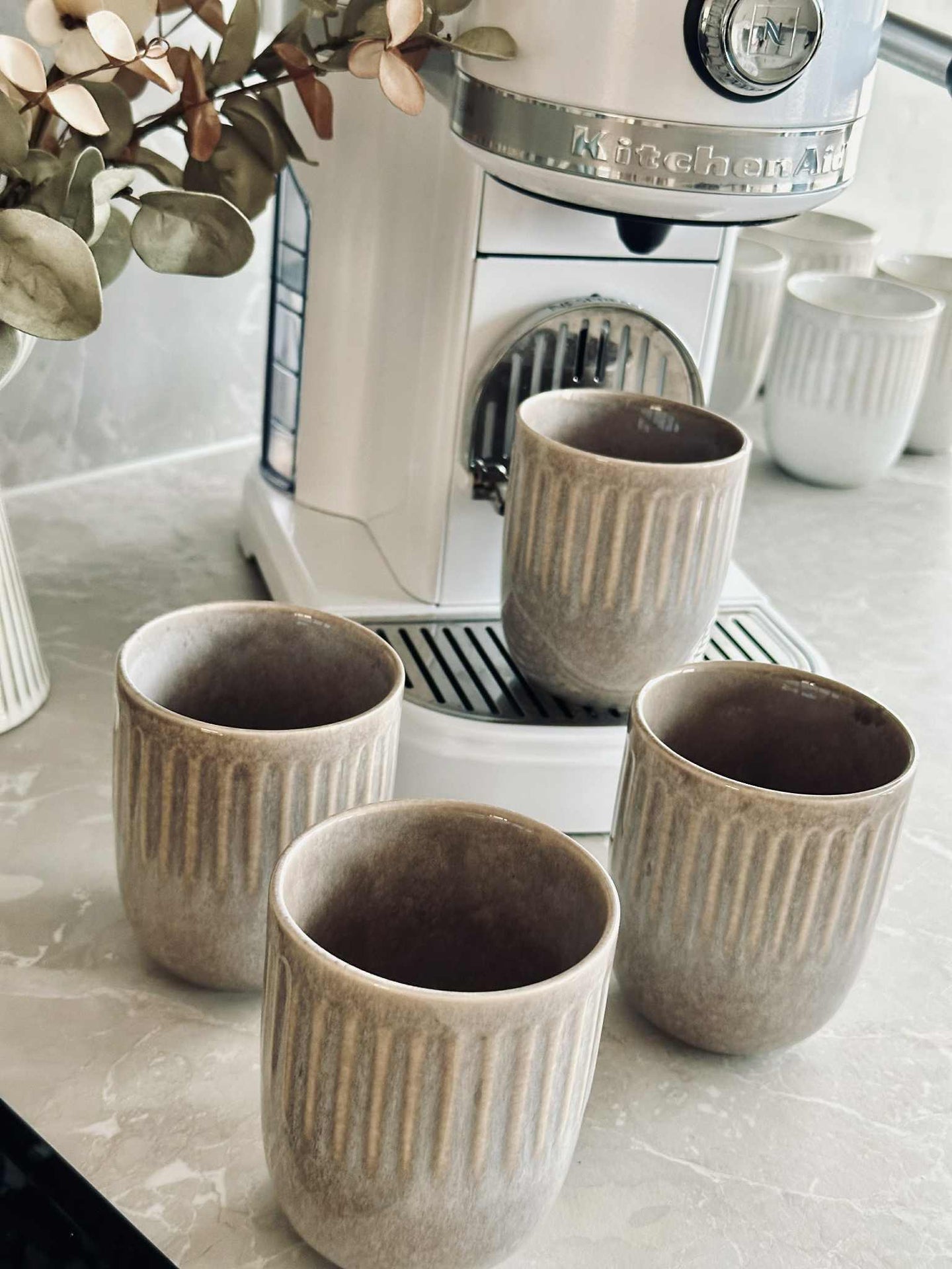 Becher Steingut – Packung mit 4 Stk. - Verschiedene Farben