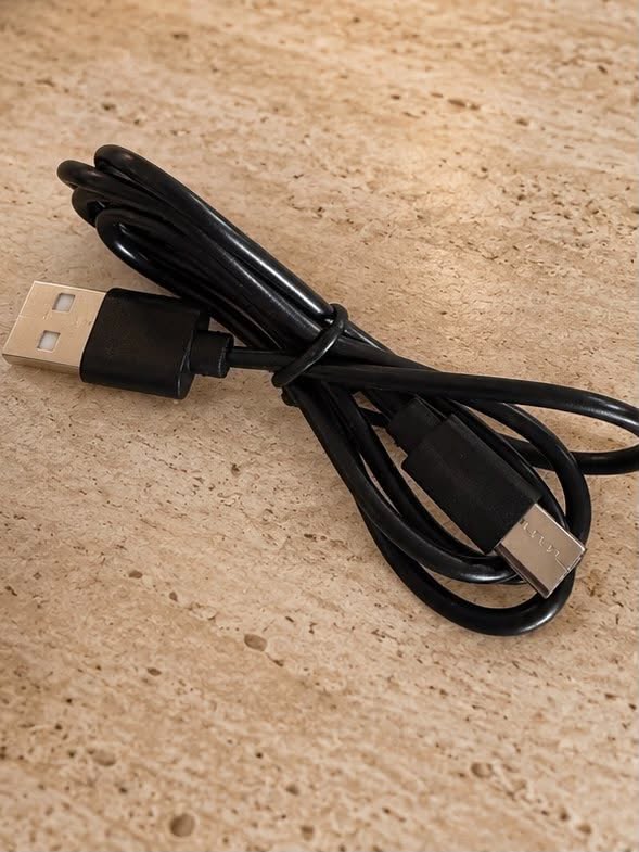 Mini LED Tischlampe wiederaufladbar – Gold