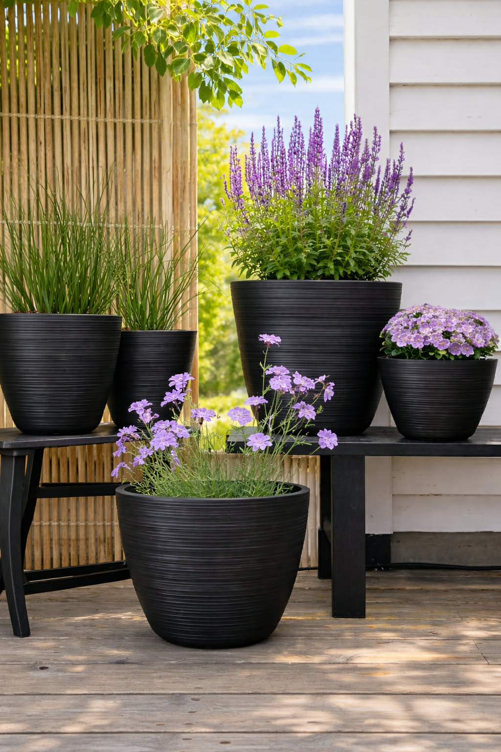 Blumenkübel mit Rillen – Black medium