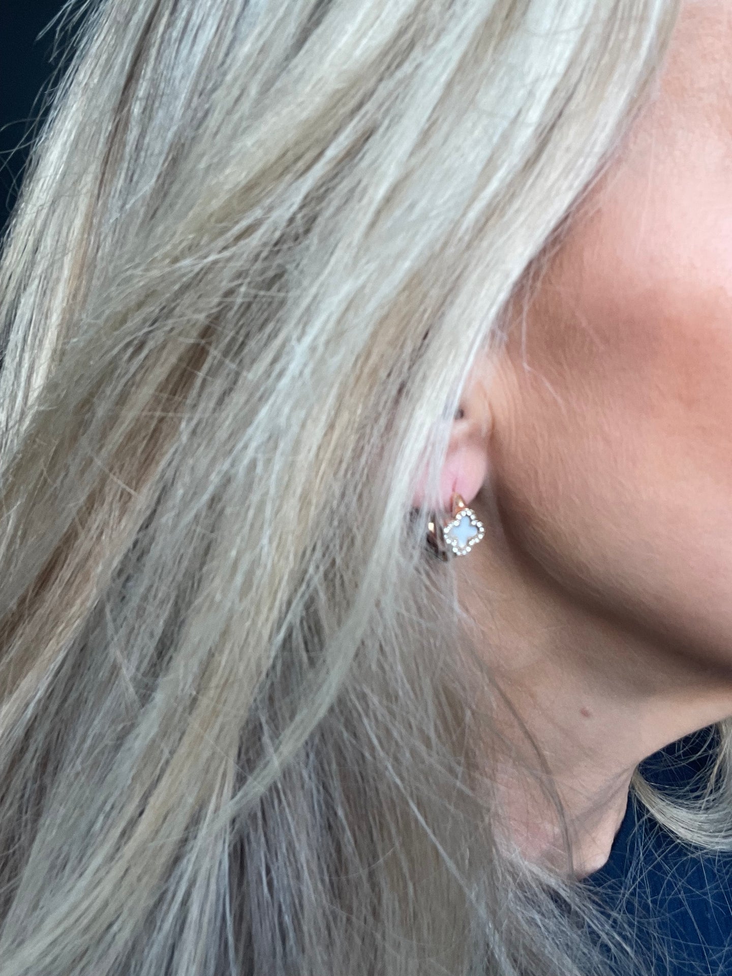 Ohrringe ELLIE - vergoldet und mit Zirkonia besetzt