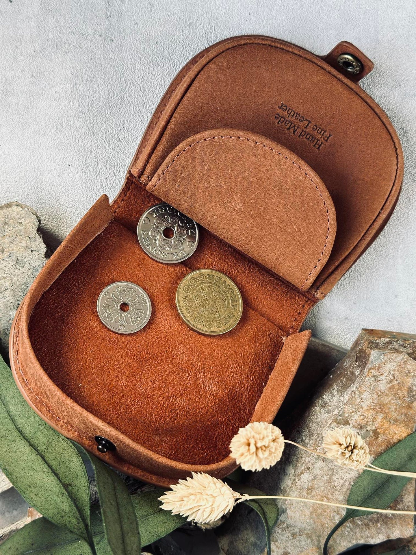 Portemonnaie mit Klappe – Cognac
