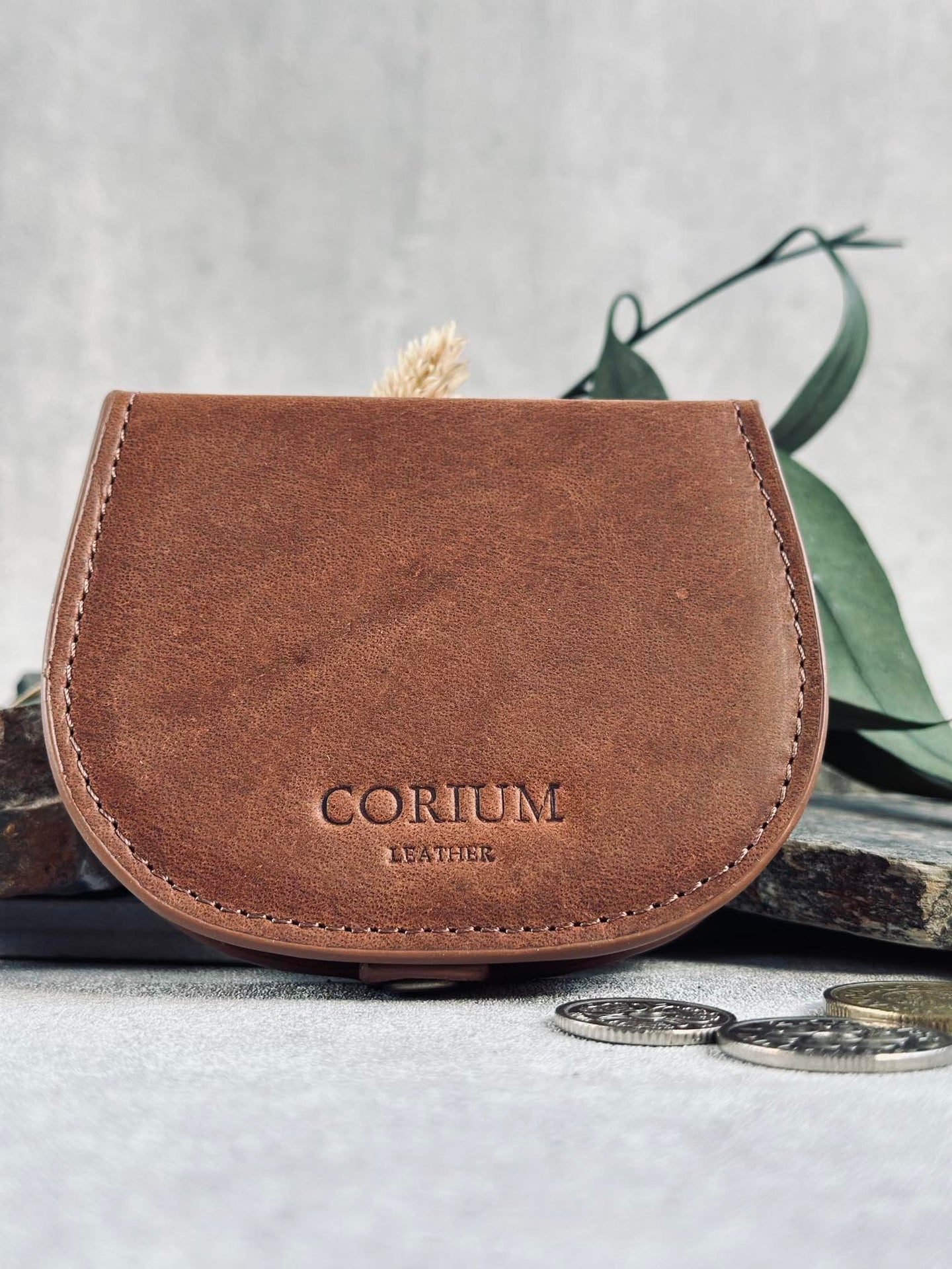 Portemonnaie mit Klappe – Cognac