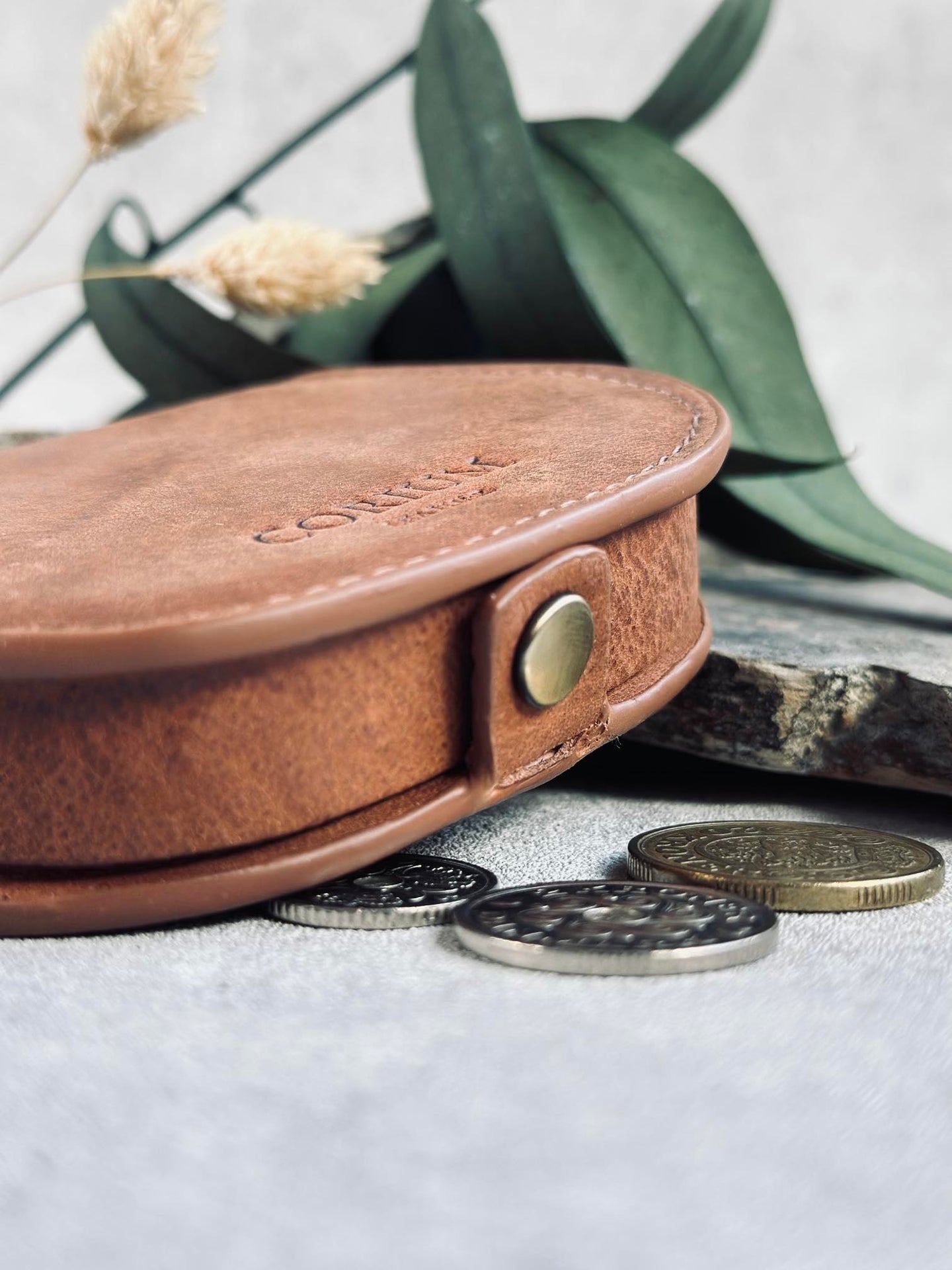 Portemonnaie mit Klappe – Cognac