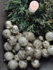 Weihnachtskugel-Mixbox 35 Stück - Creme / Gold