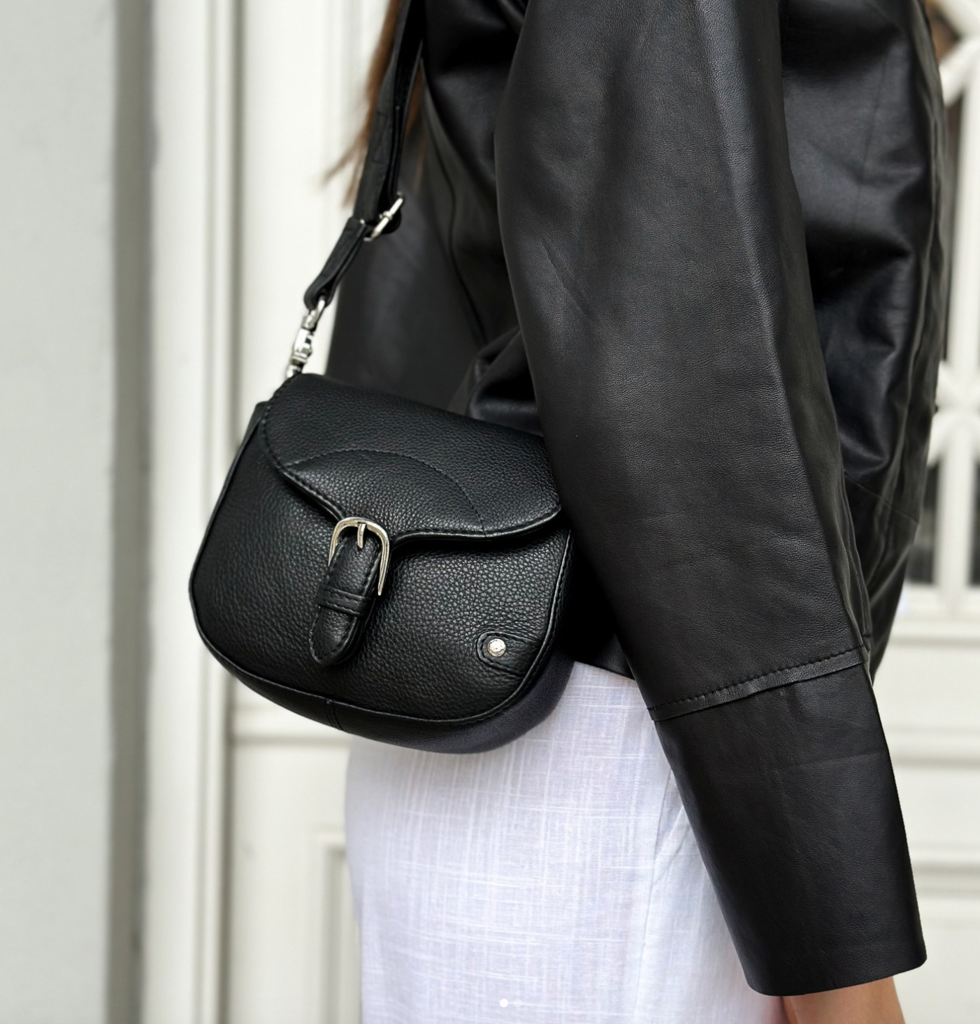 Crossbody Aura Black