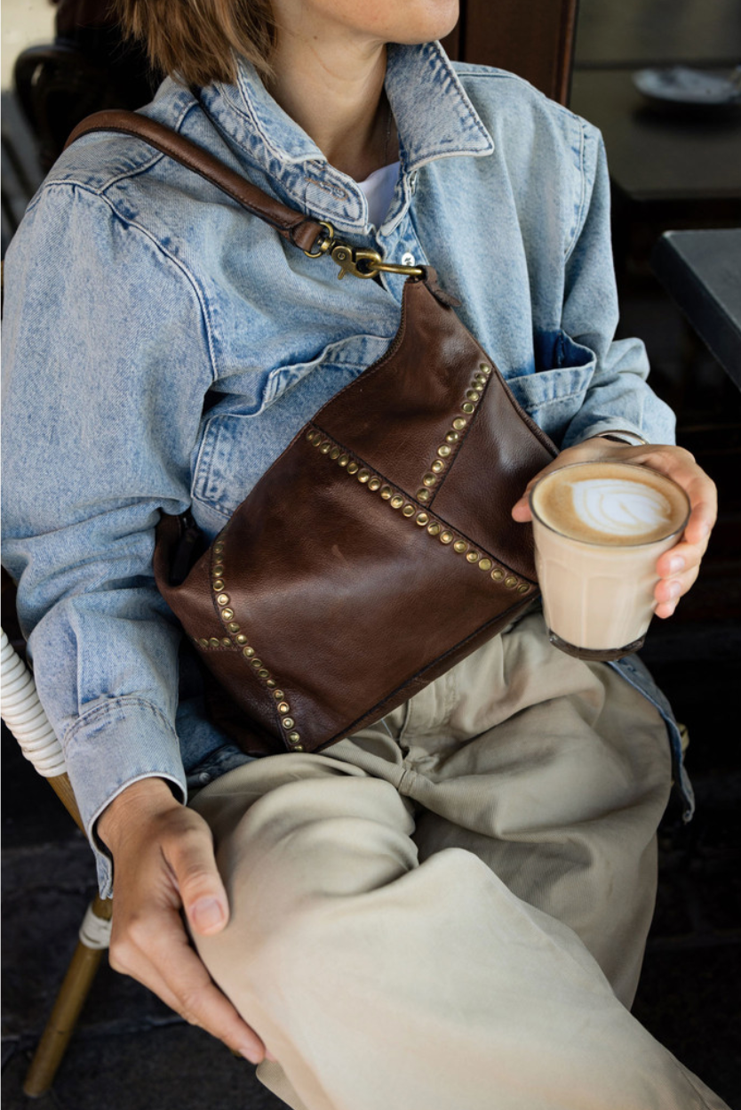 Schultertasche Loni Smoke