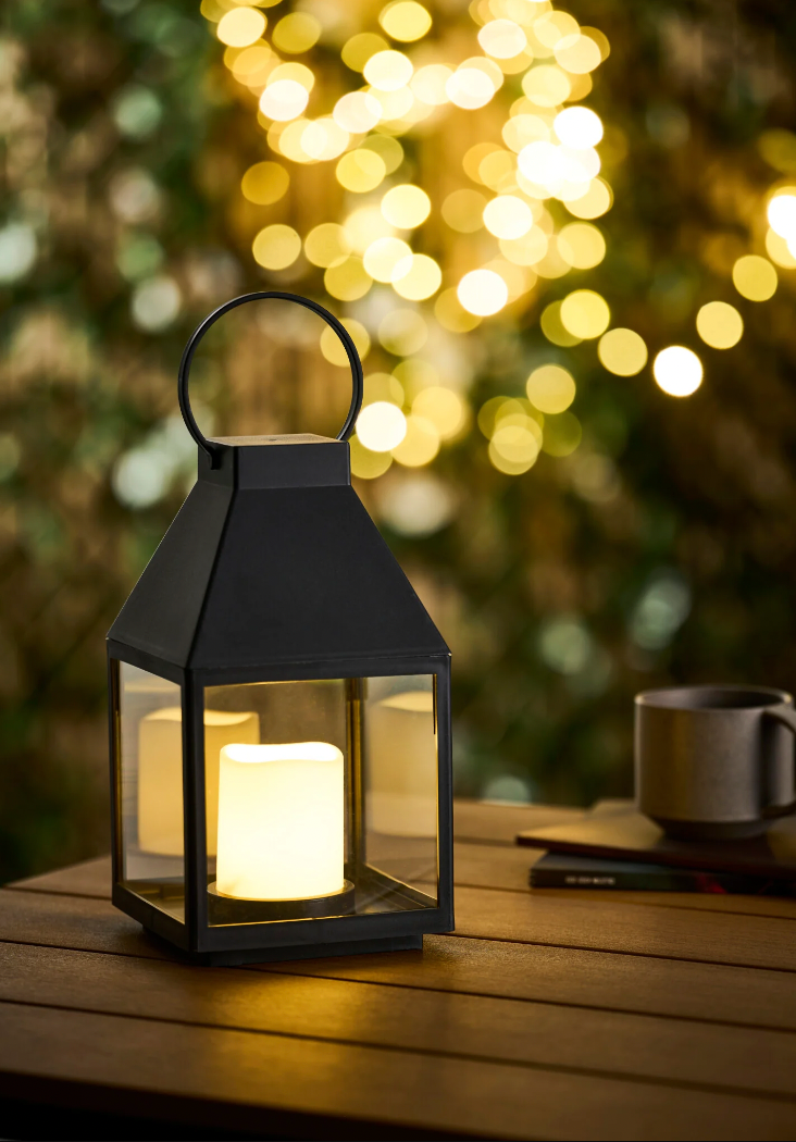 Laterne mit LED-Blockkerze
