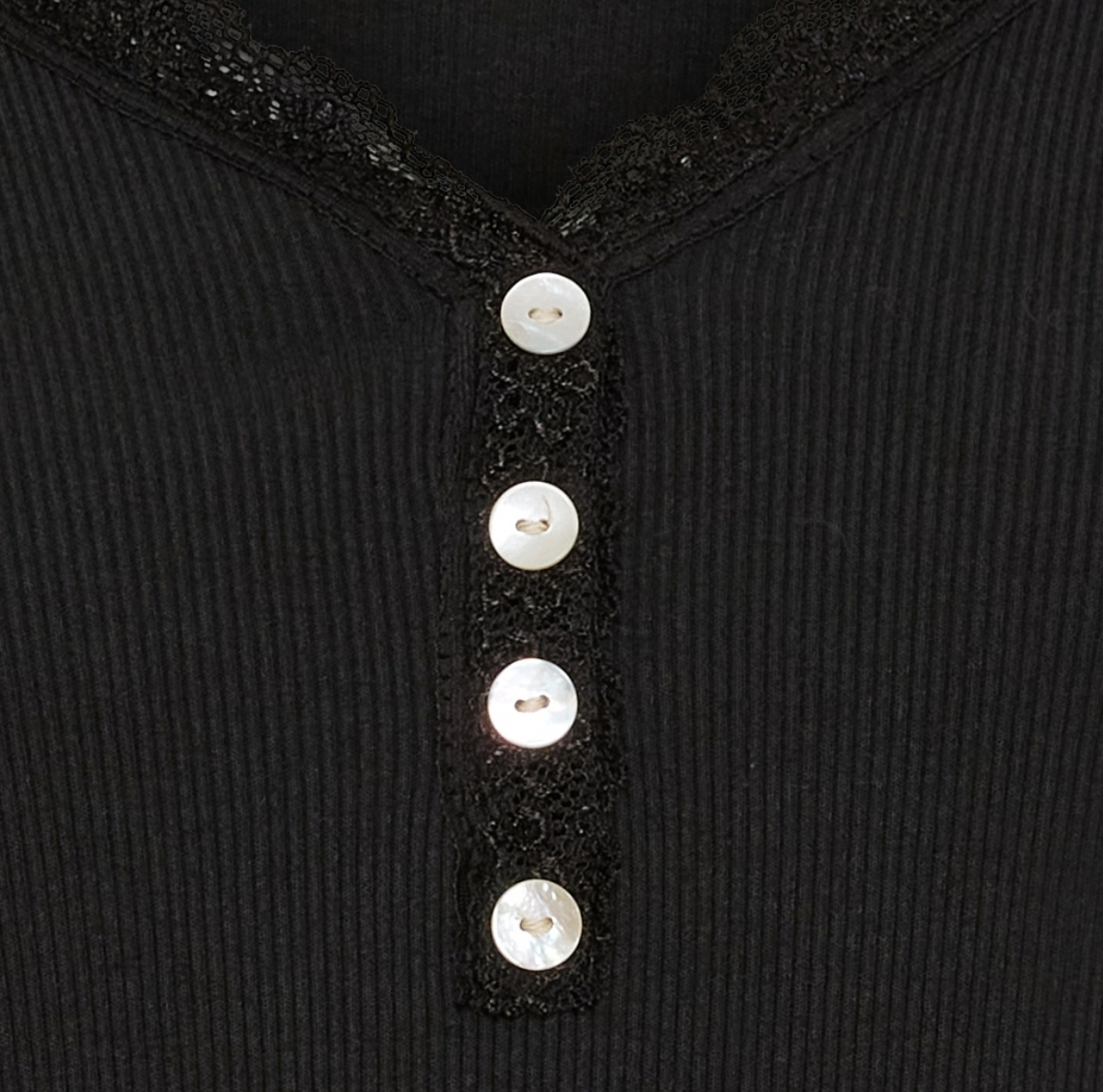 Bluse Masha mit Knöpfen - Schwarz