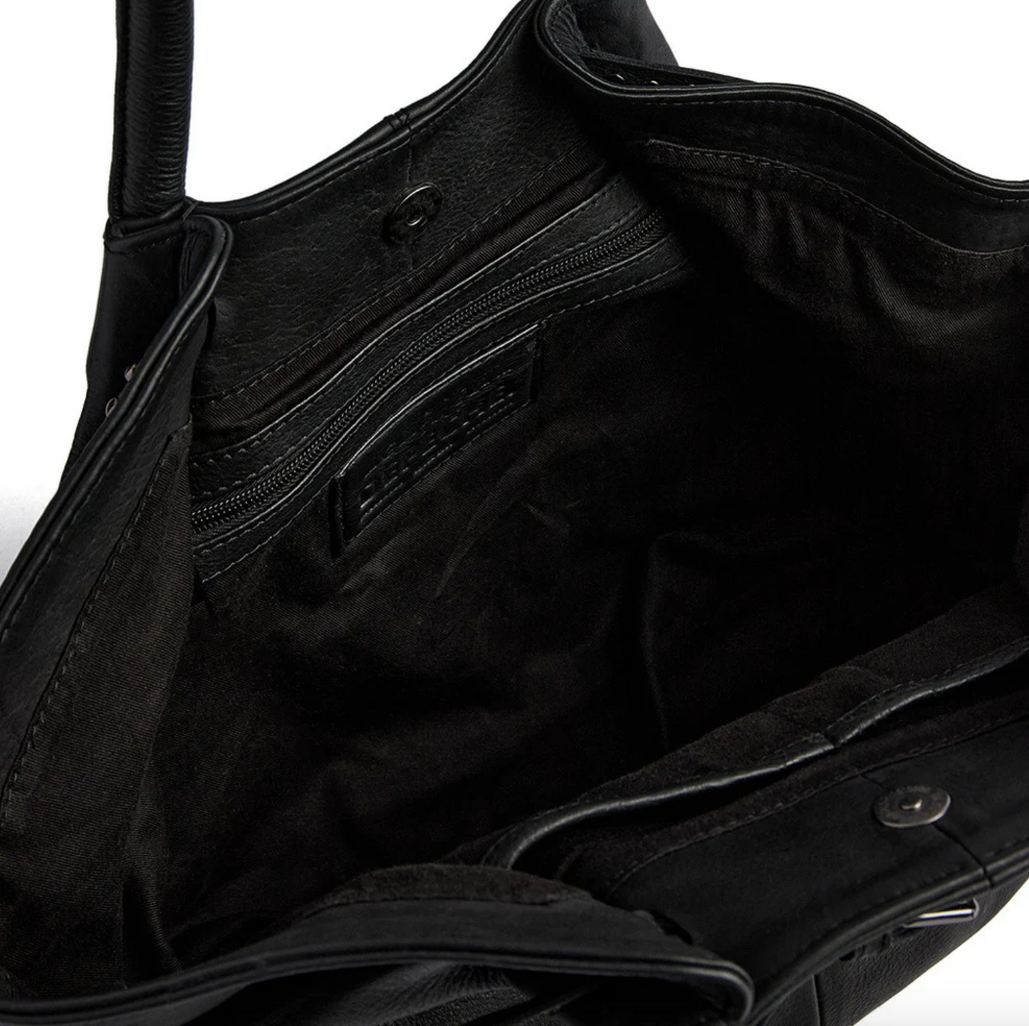 Schultertasche mit Nieten - Black