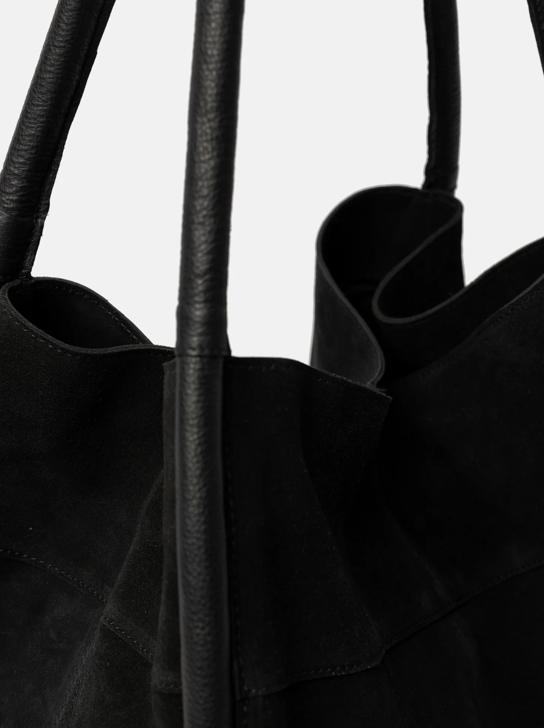 Shopper aus schwarzem Wildleder