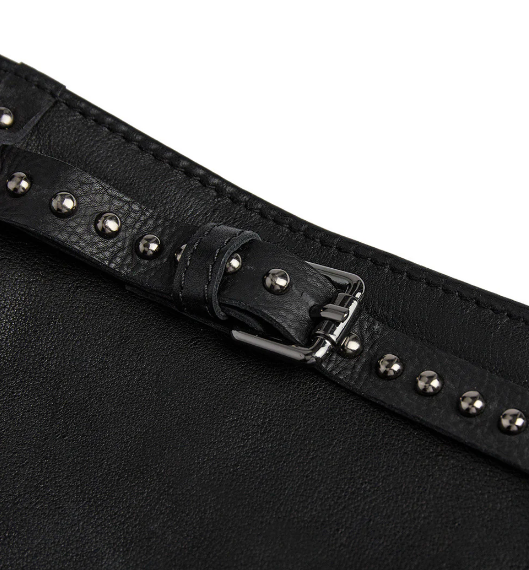 Clutch mit Nieten