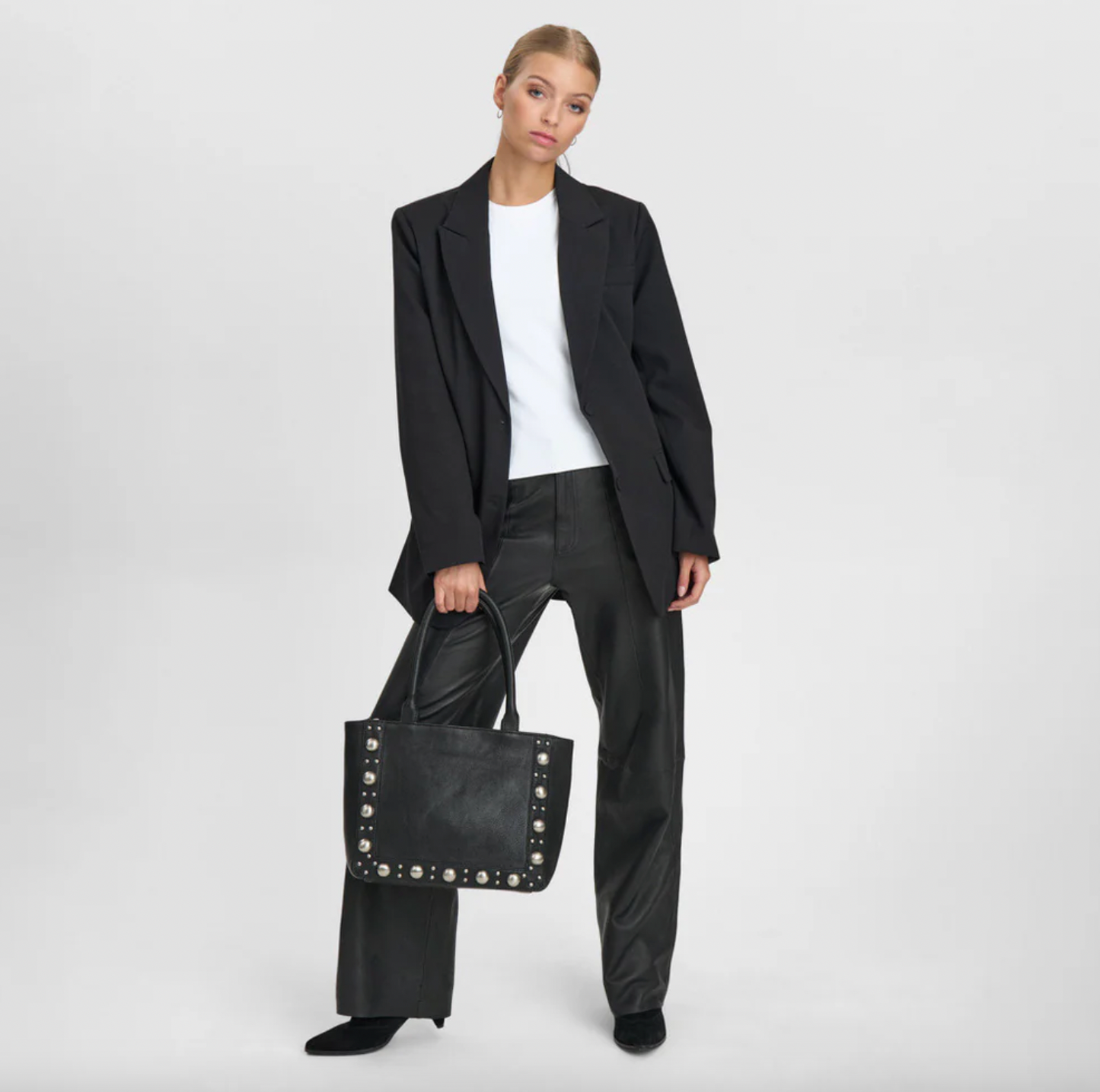 Handtasche mit Nieten