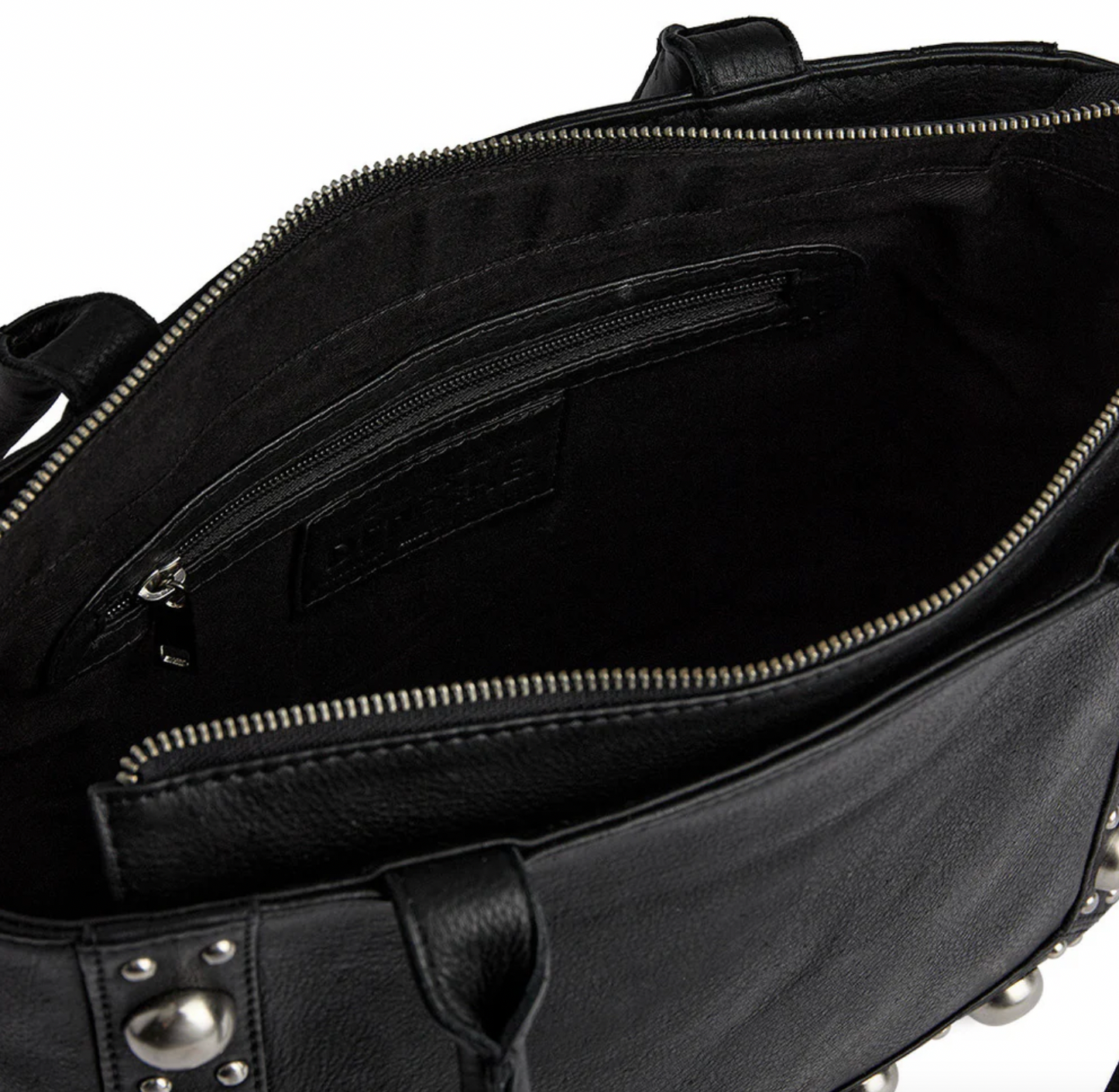 Handtasche mit Nieten