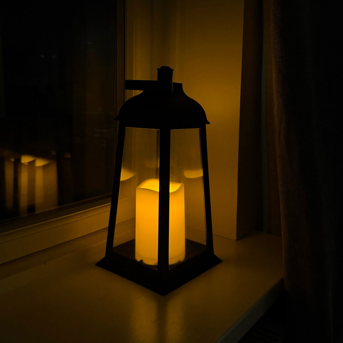 Laterne mit LED-Licht | Stilvolle Atmosphäre überall – VIAMAJA.DE
