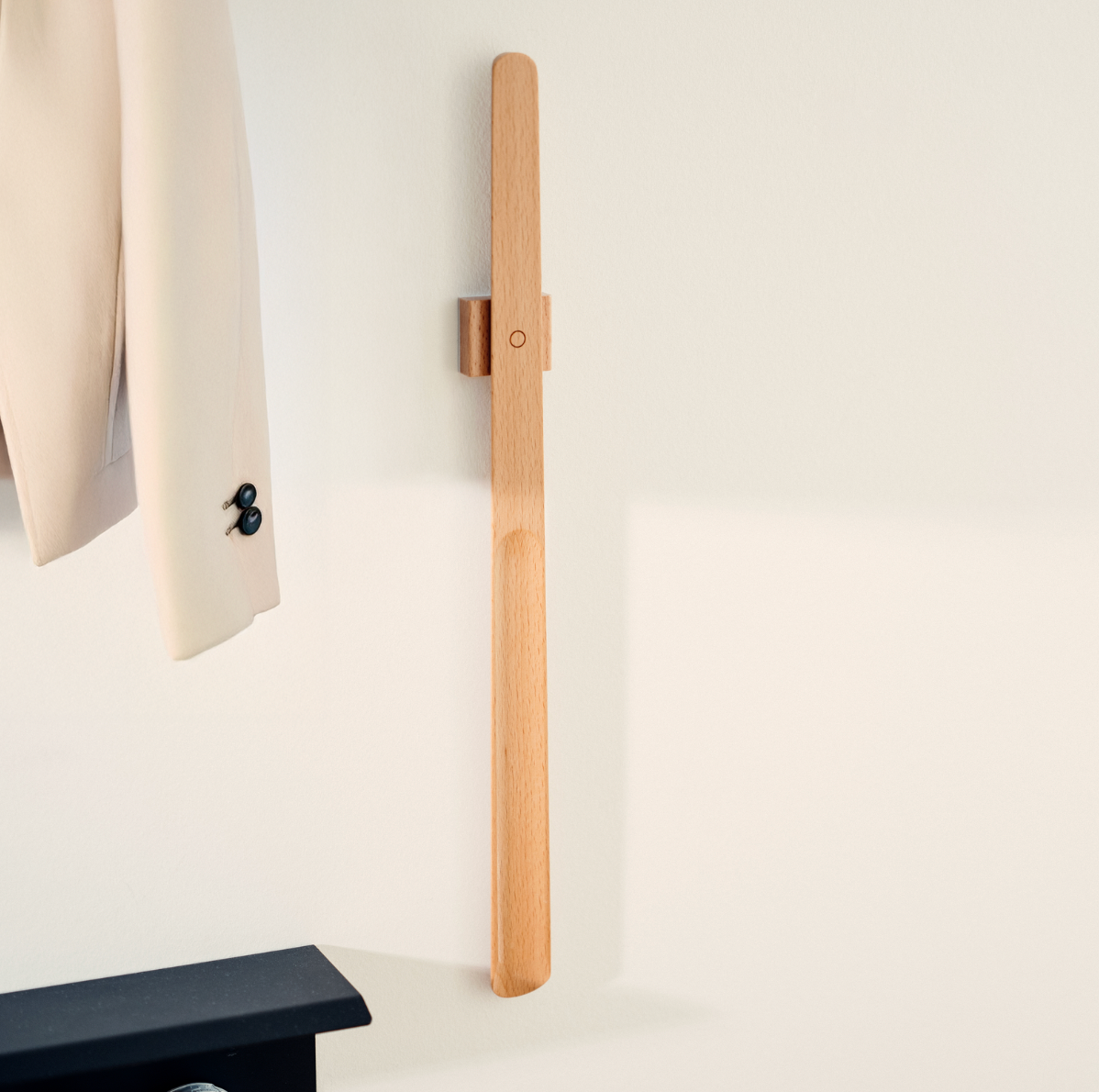 Schuhlöffel aus Holz mit Magnet