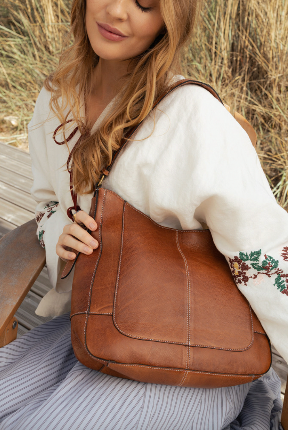Schultertasche Neri Small - Walnuss
